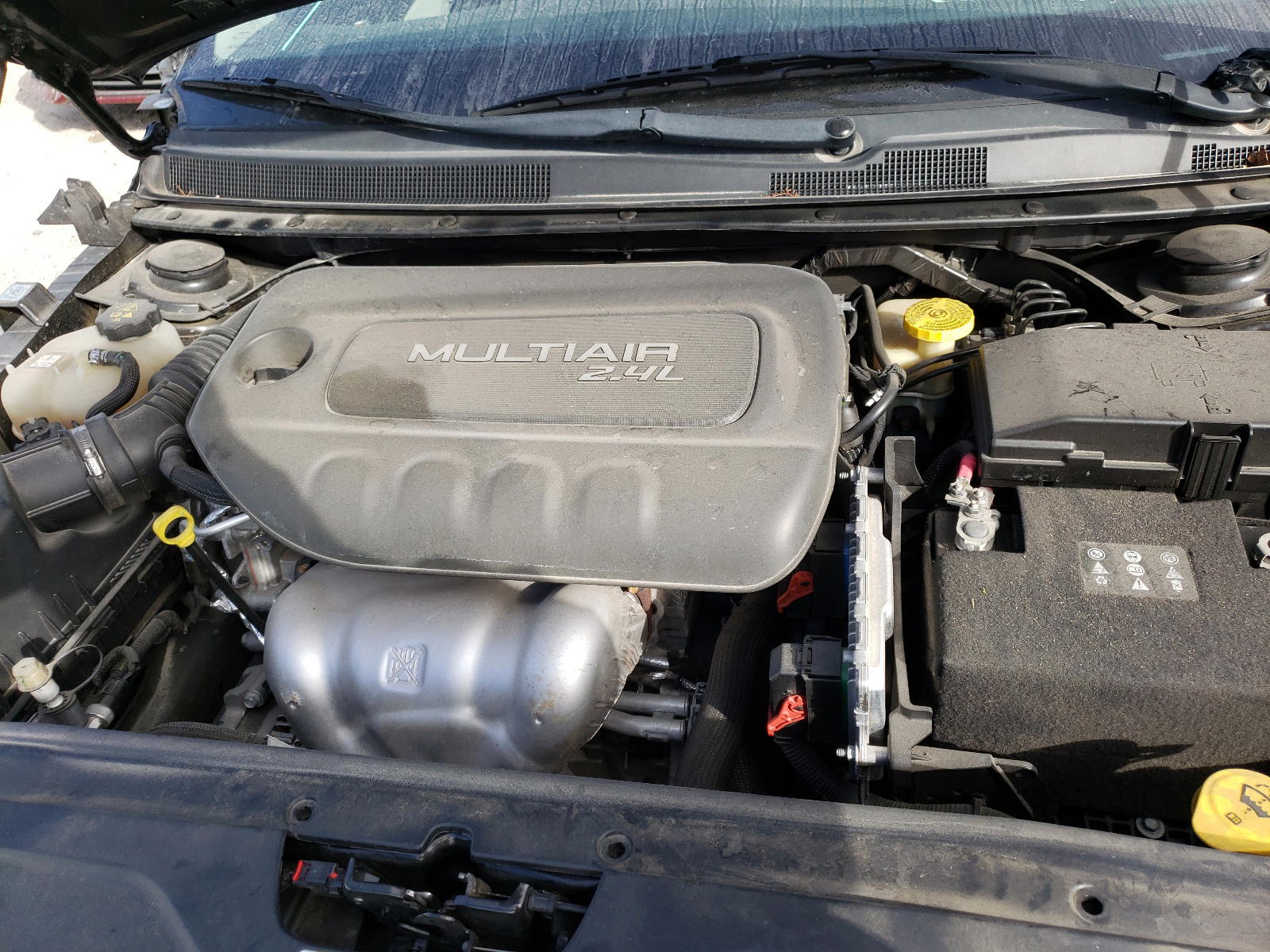 Photo 7 from auction – 2016 CHRYSLER 200 LIMITE with VIN 1C3CCCAB5GN176128