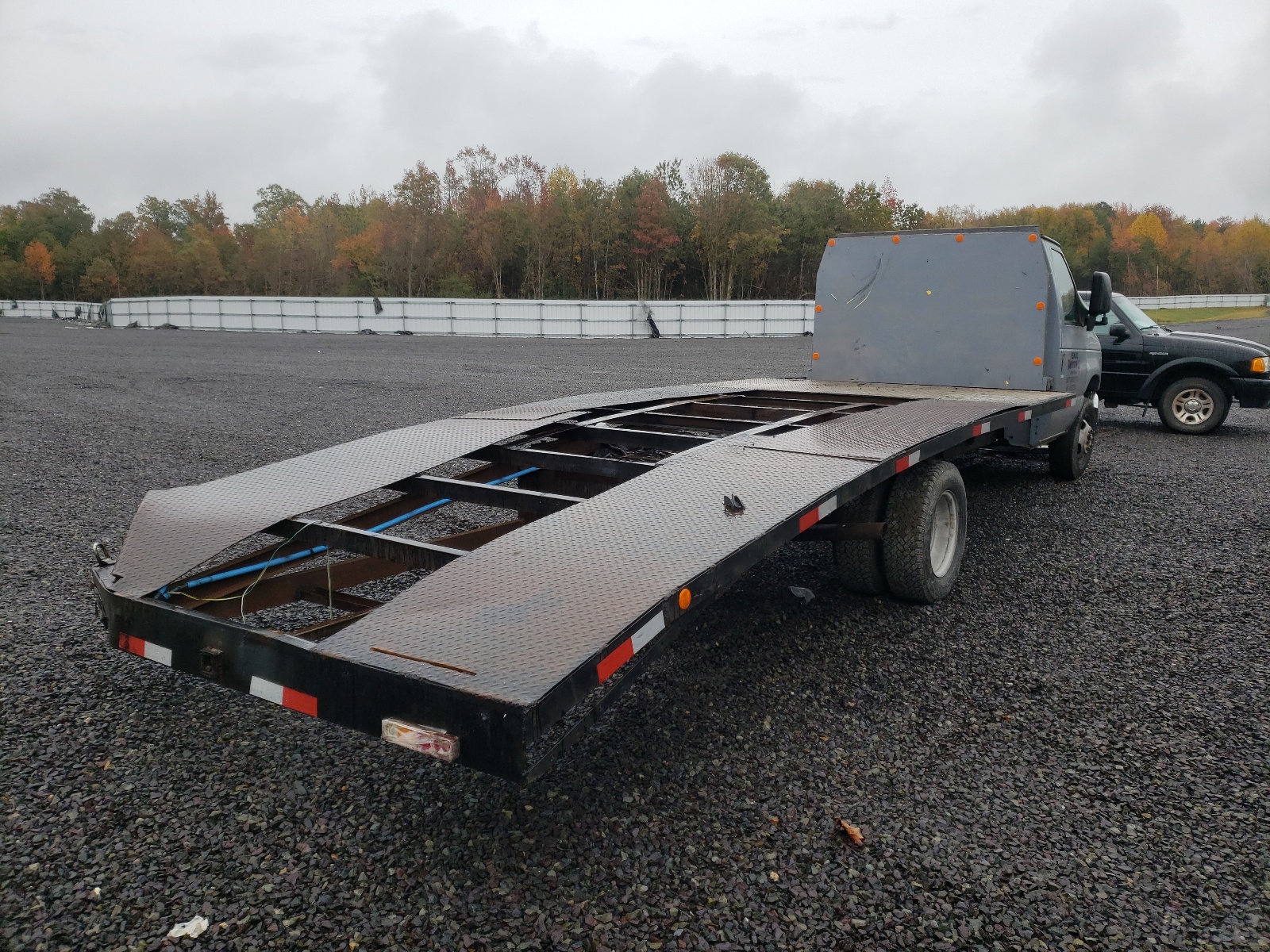 Photo 4 from auction – 1998 FORD F350 with VIN 1FDWE37L3WHA96998