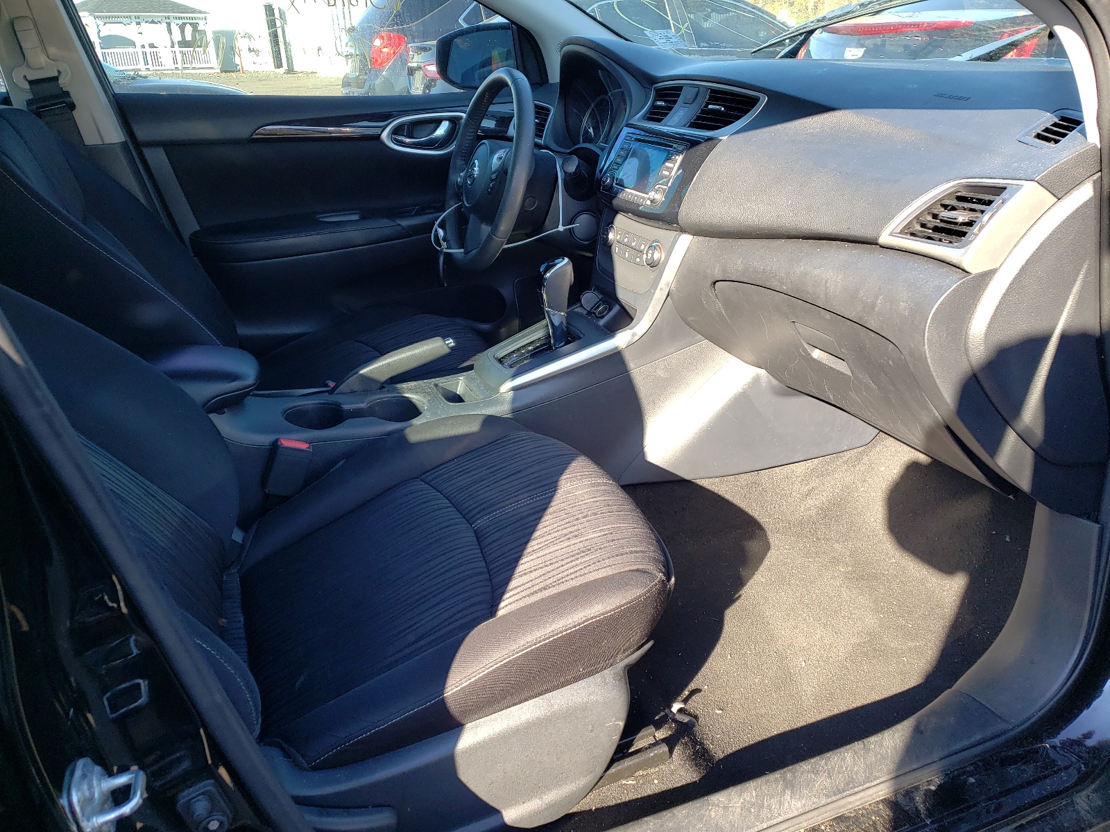Photo 5 from auction – 2017 NISSAN SENTRA S with VIN 3N1AB7AP8HY378672