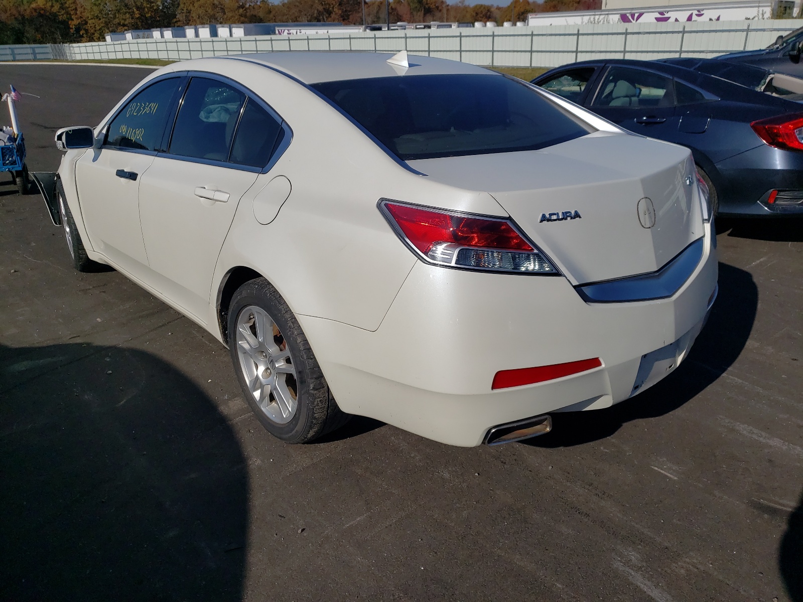 Photo 3 from auction – 2009 ACURA TL with VIN 19UUA86299A001744