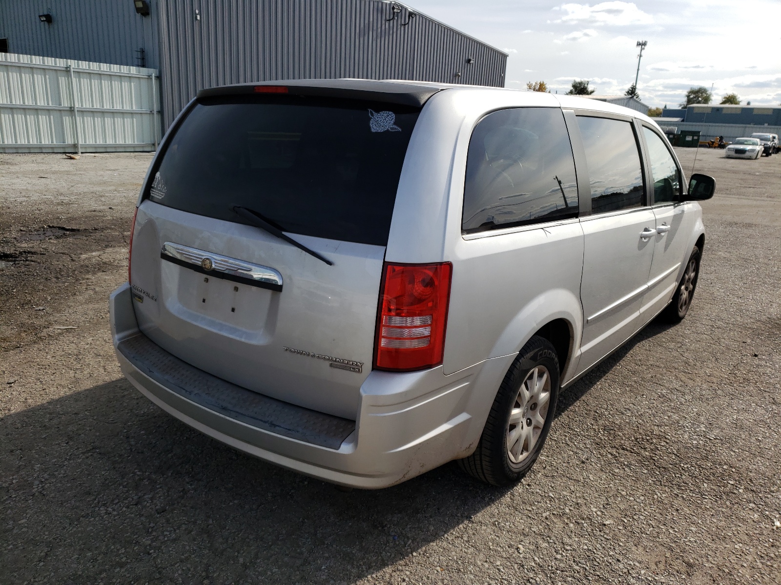 Photo 4 from auction – 2009 CHRYSLER TOWN & COU with VIN 2A8HR44E19R549062