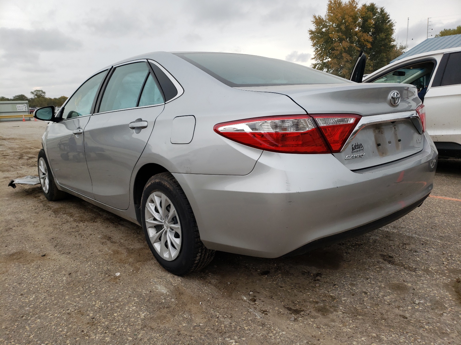 Photo 3 from auction – 2017 TOYOTA CAMRY LE with VIN 4T1BF1FK8HU640950