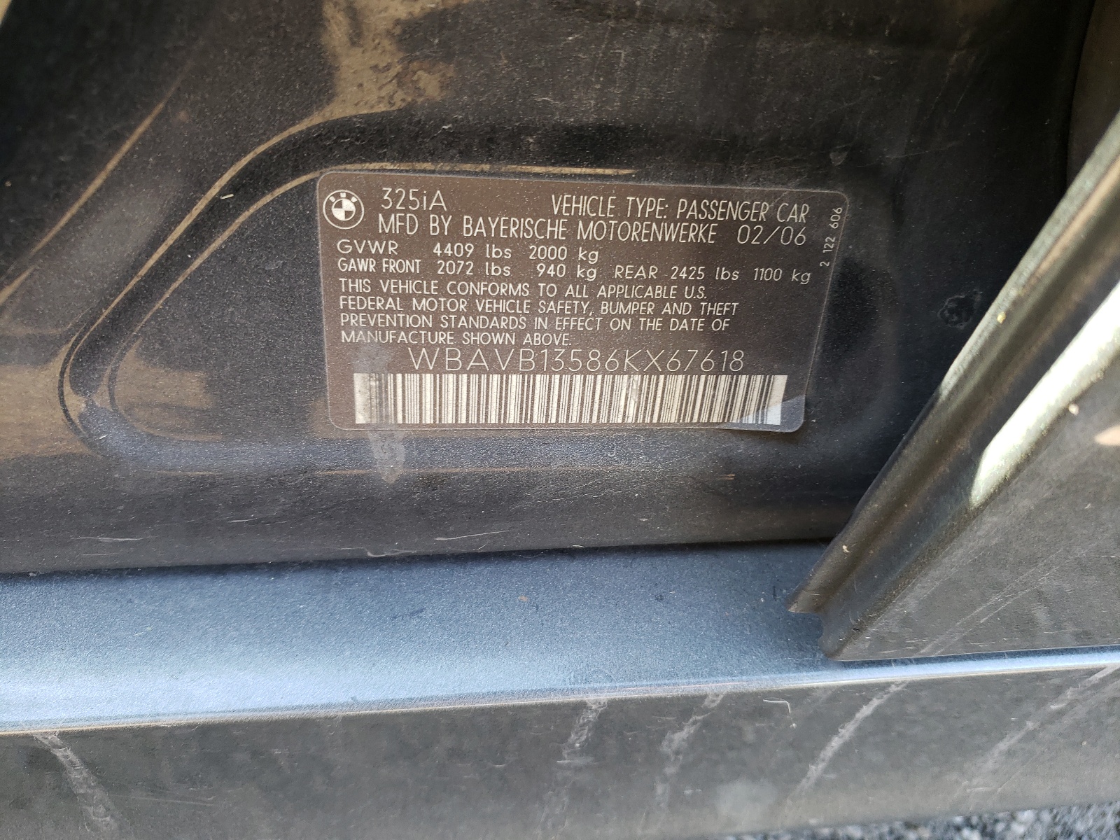 Photo 10 from auction – 2006 BMW 325 I with VIN WBAVB13586KX67618