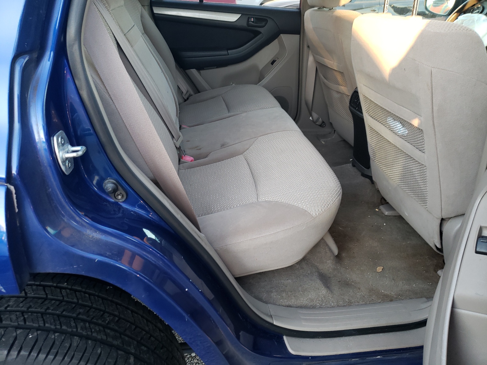Zdjęcie 6 z aukcji – 2004 TOYOTA 4RUNNER SR z VIN JTEBU14R948013778