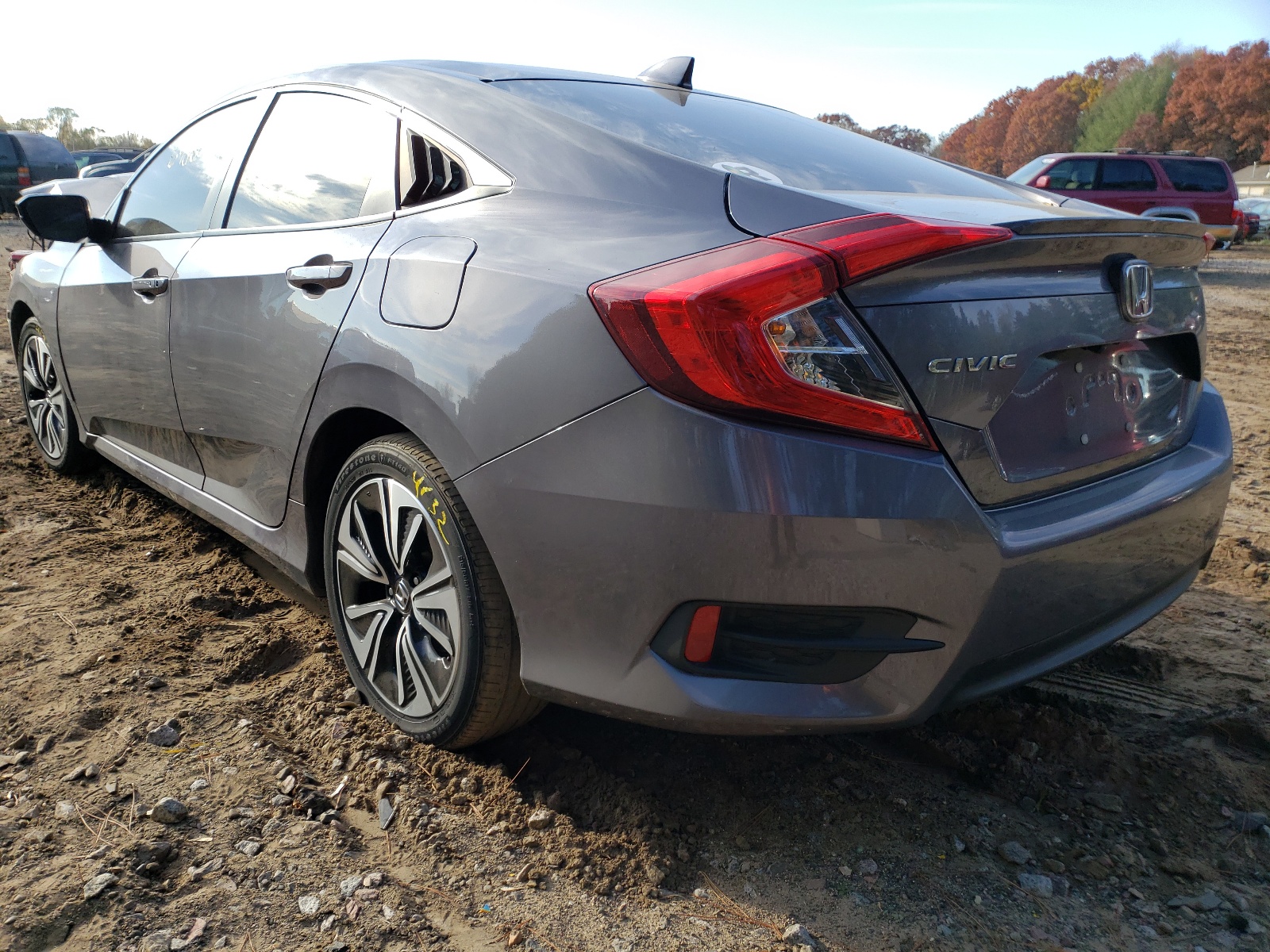 Photo 3 from auction – 2016 HONDA CIVIC EXL with VIN 19XFC1F79GE032068