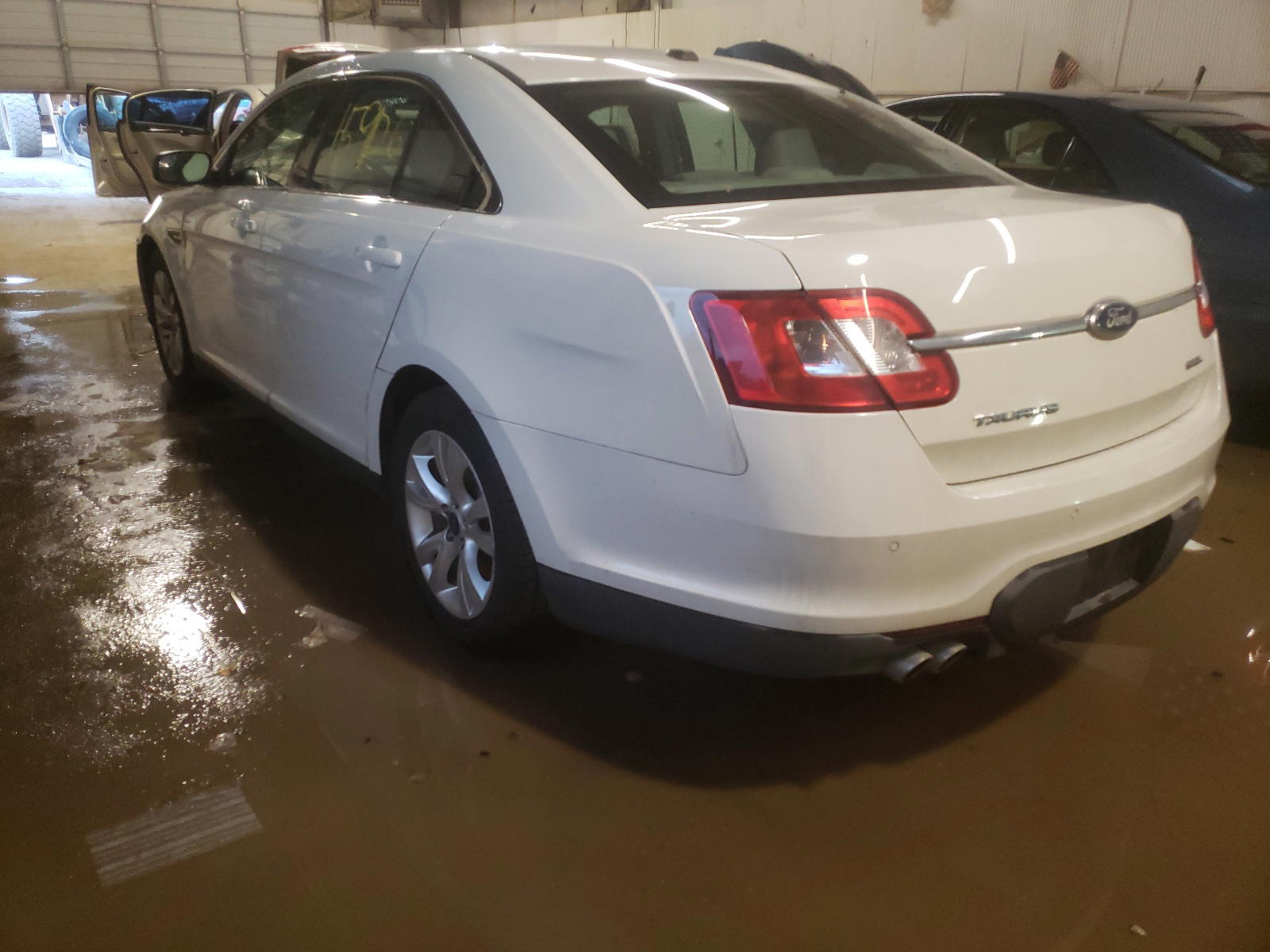 Photo 3 from auction – 2012 FORD TAURUS SEL with VIN 1FAHP2EWXCG102995
