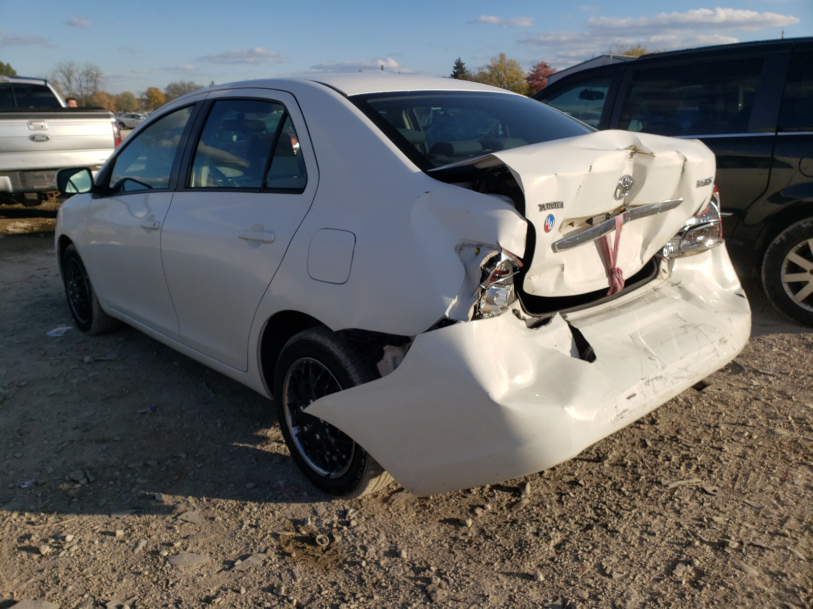 Photo 3 from auction – 2010 TOYOTA YARIS with VIN JTDBT4K36A1362814