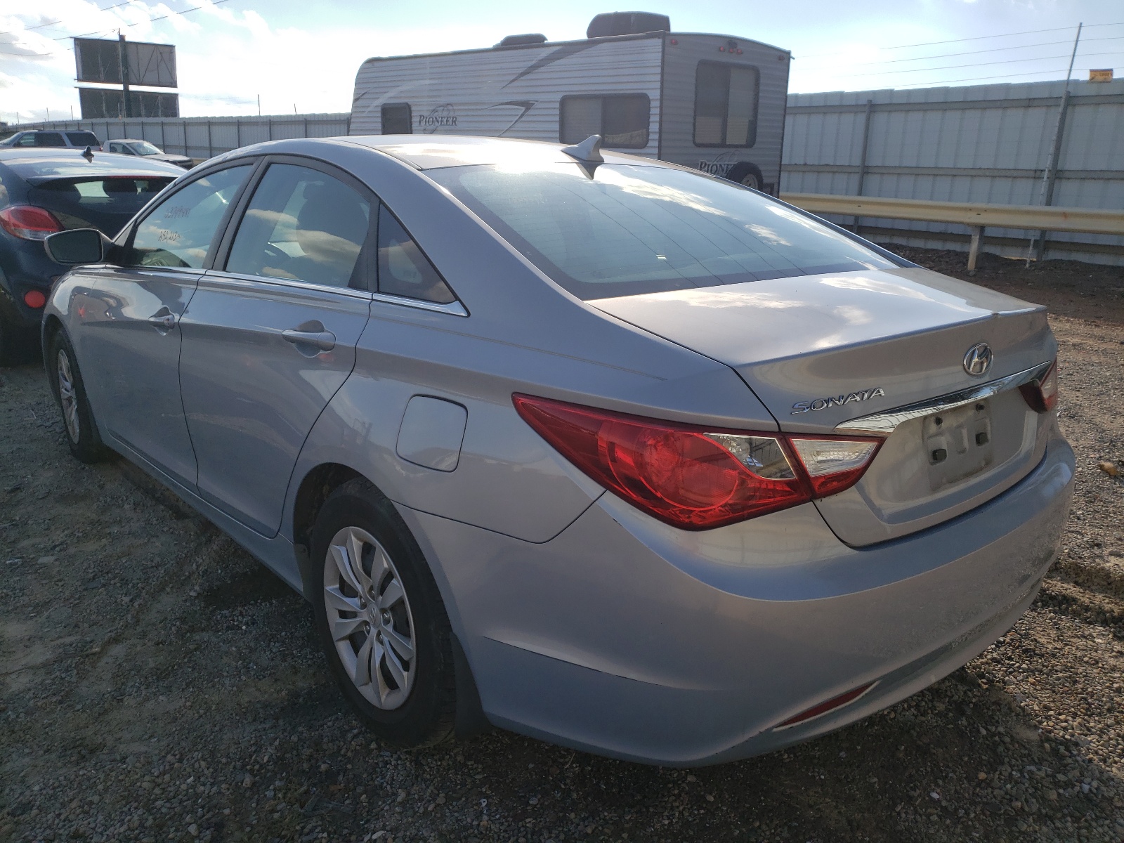 Photo 3 from auction – 2011 HYUNDAI SONATA GLS with VIN 5NPEB4AC0BH142161