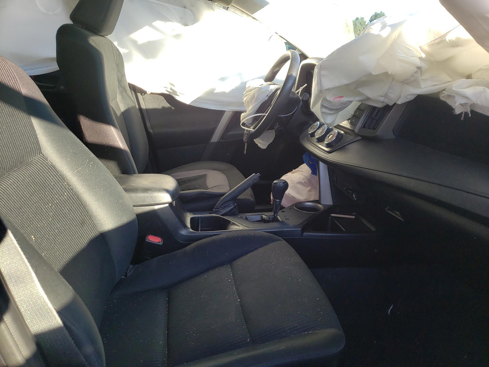 Photo 5 from auction – 2014 TOYOTA RAV4 LE with VIN 2T3BFREV9EW177049