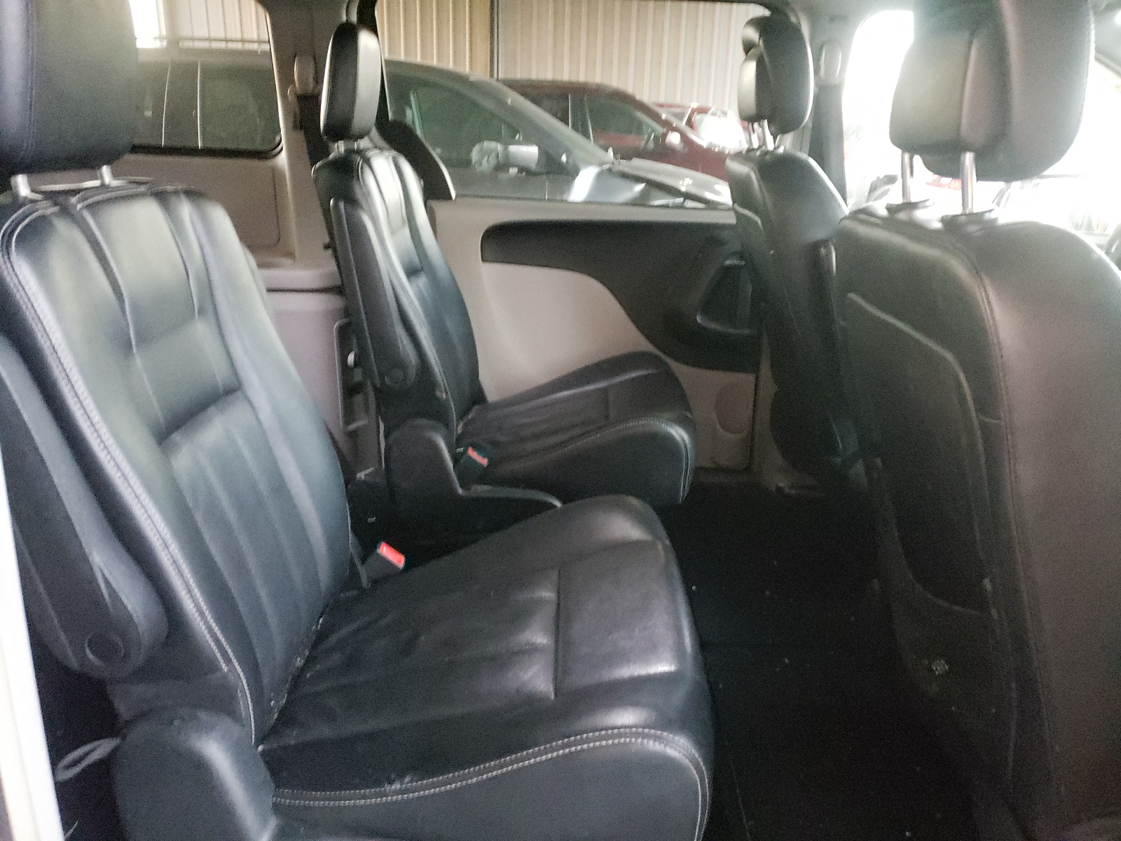 Photo 6 from auction – 2012 CHRYSLER TOWN & COU with VIN 2C4RC1BGXCR330589