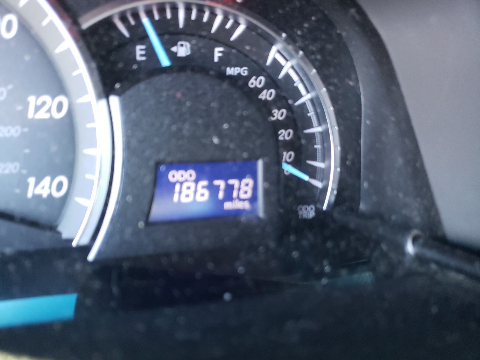 Photo 8 from auction – 2014 TOYOTA CAMRY L with VIN 4T4BF1FK1ER363821