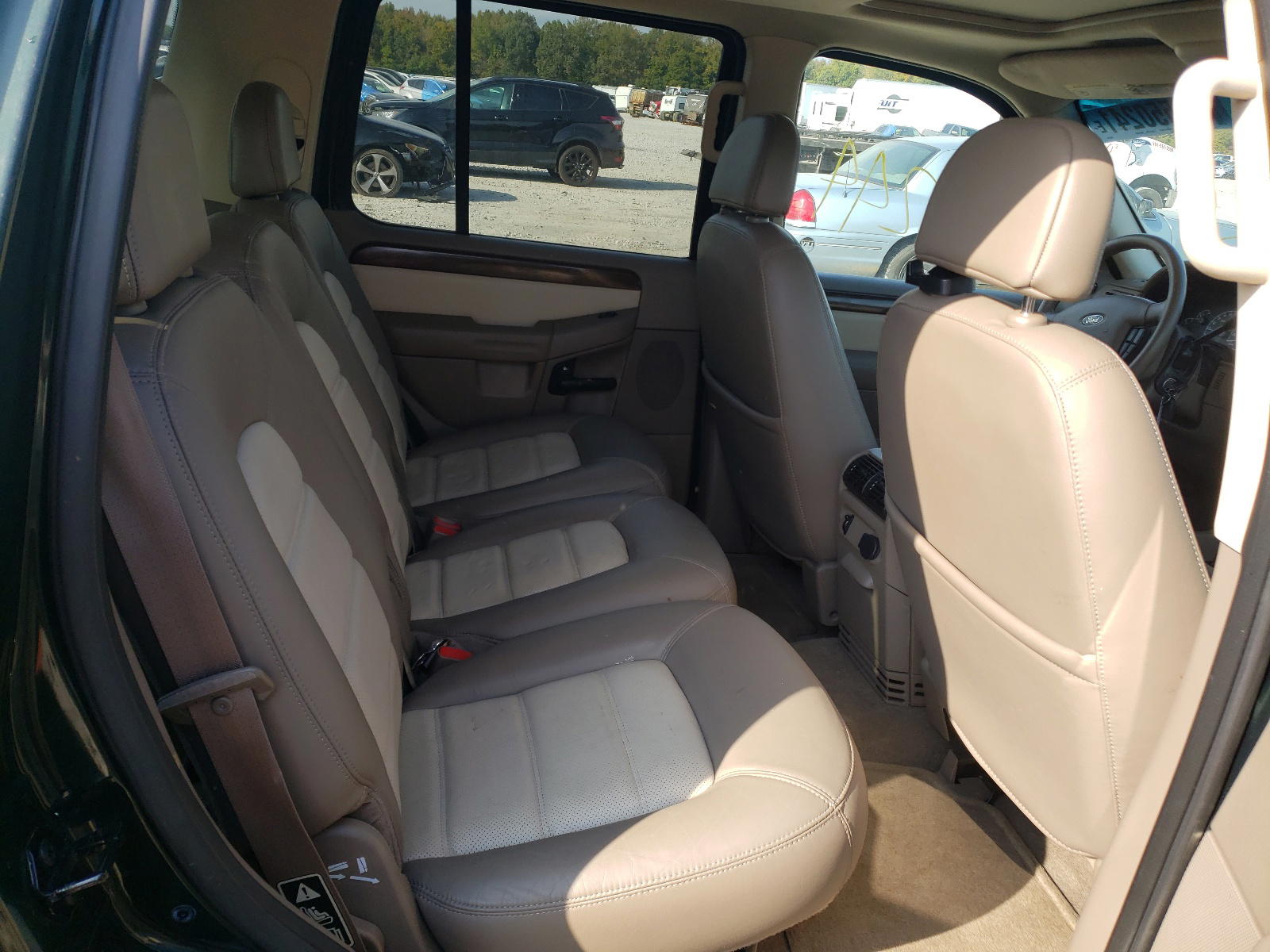 Photo 6 from auction – 2002 FORD EXPLORER E with VIN 1FMZU64WX2ZA49326