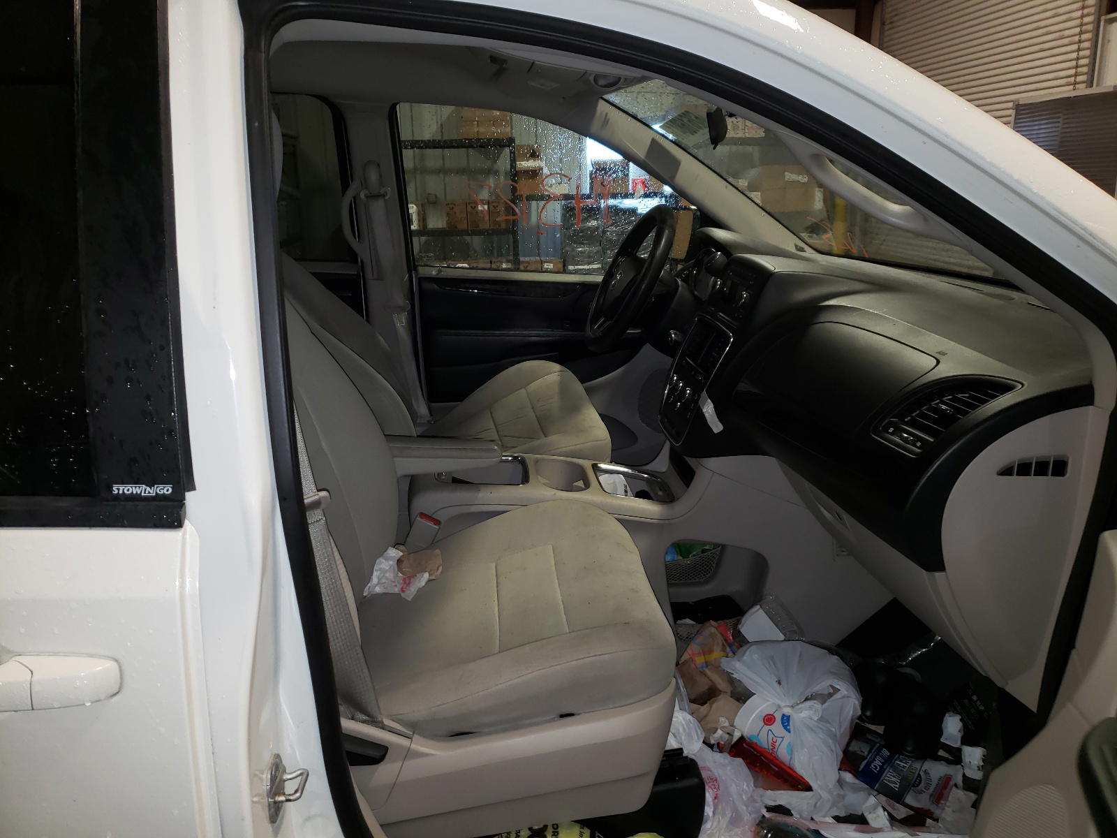 Photo 5 from auction – 2012 DODGE CARAVAN with VIN 2C4RDGCGXCR131878