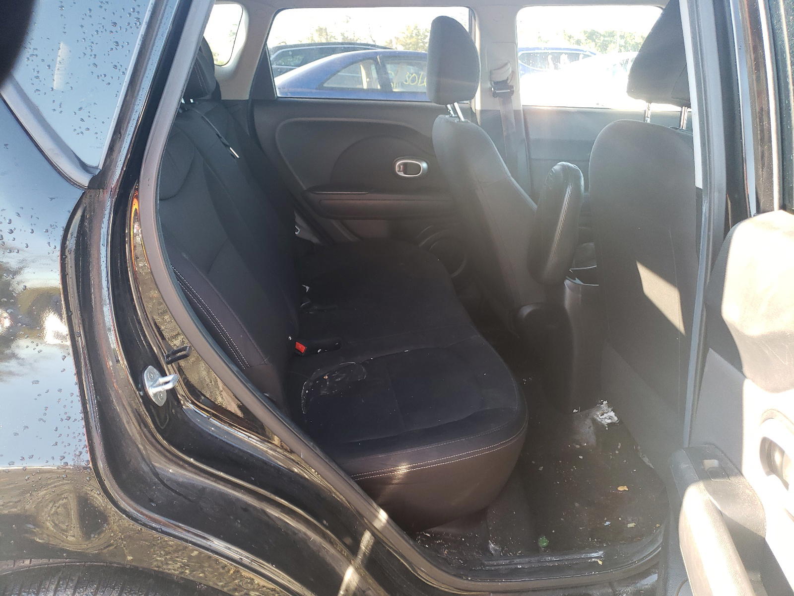 Photo 6 from auction – 2015 KIA SOUL with VIN KNDJN2A28F7233741