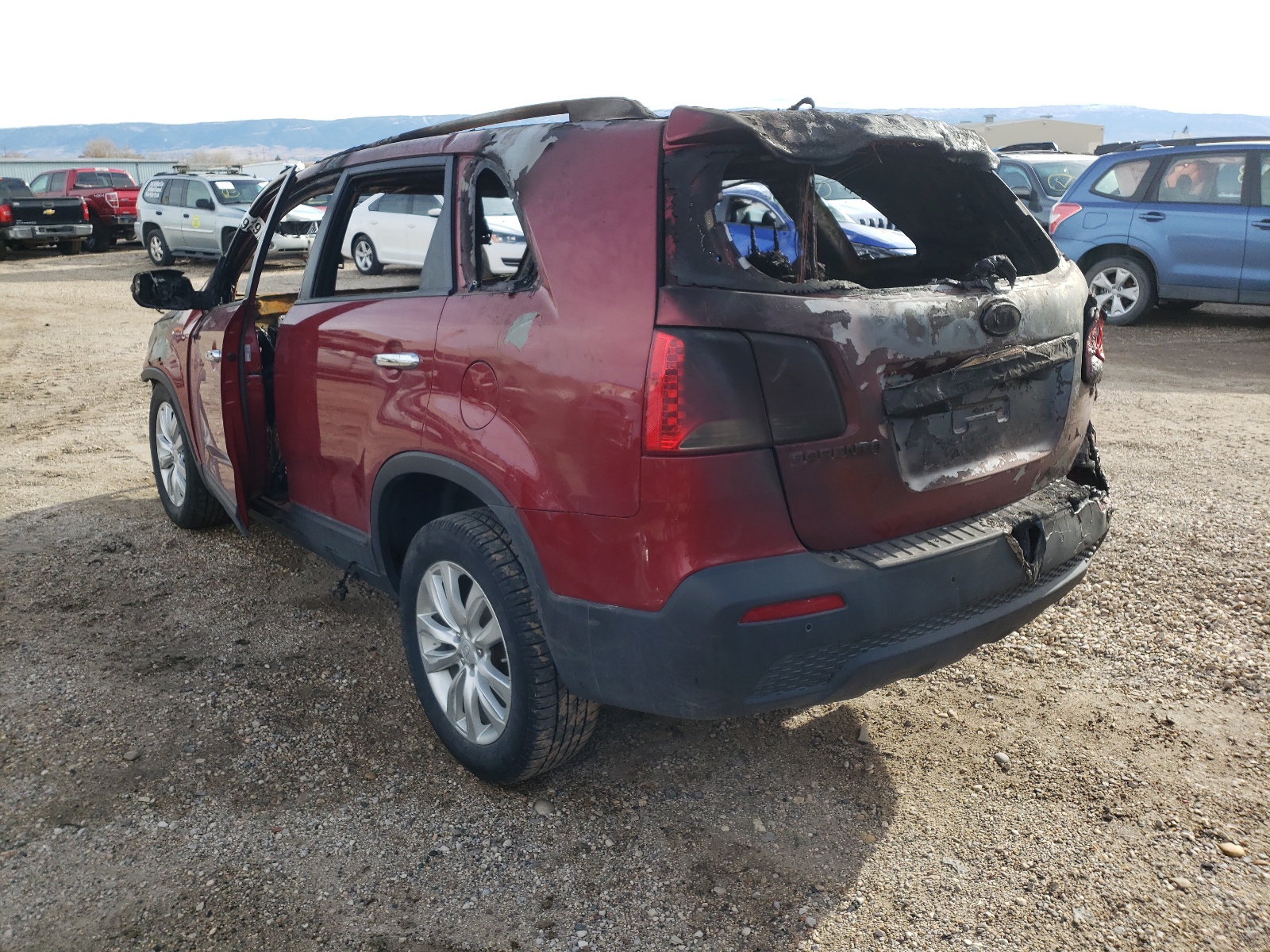 Photo 3 from auction – 2011 KIA SORENTO EX with VIN 5XYKU4A13BG011826