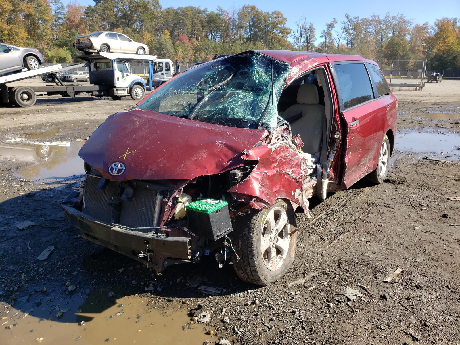 Photo 2 from auction – 2012 TOYOTA SIENNA with VIN 5TDZK3DC6CS276479