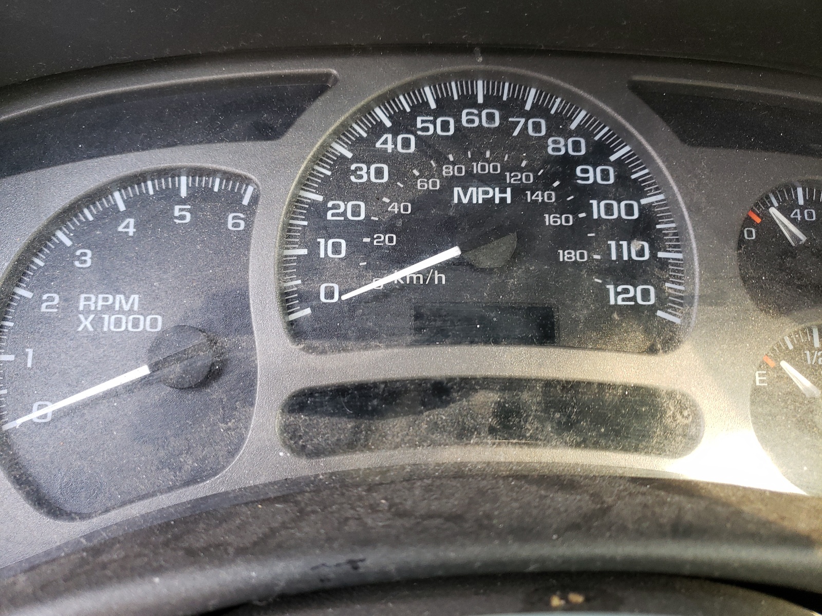 Photo 8 from auction – 2003 GMC YUKON DENA with VIN 1GKEK63U23J152835