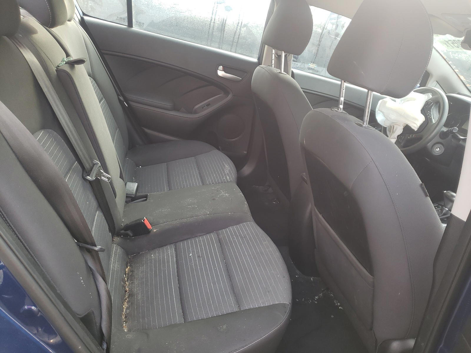 Photo 6 from auction – 2017 KIA FORTE LX with VIN 3KPFL4A70HE132151