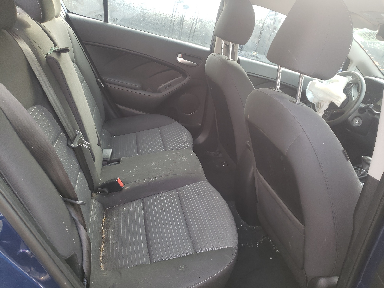 Zdjęcie 6 z aukcji – 2017 KIA FORTE LX z VIN 3KPFL4A70HE132151