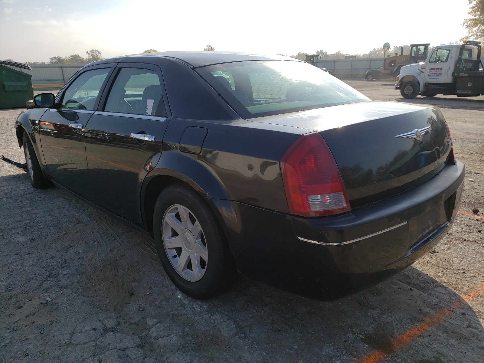 Photo 3 from auction – 2005 CHRYSLER 300 TOURIN with VIN 2C3JA53G25H657834