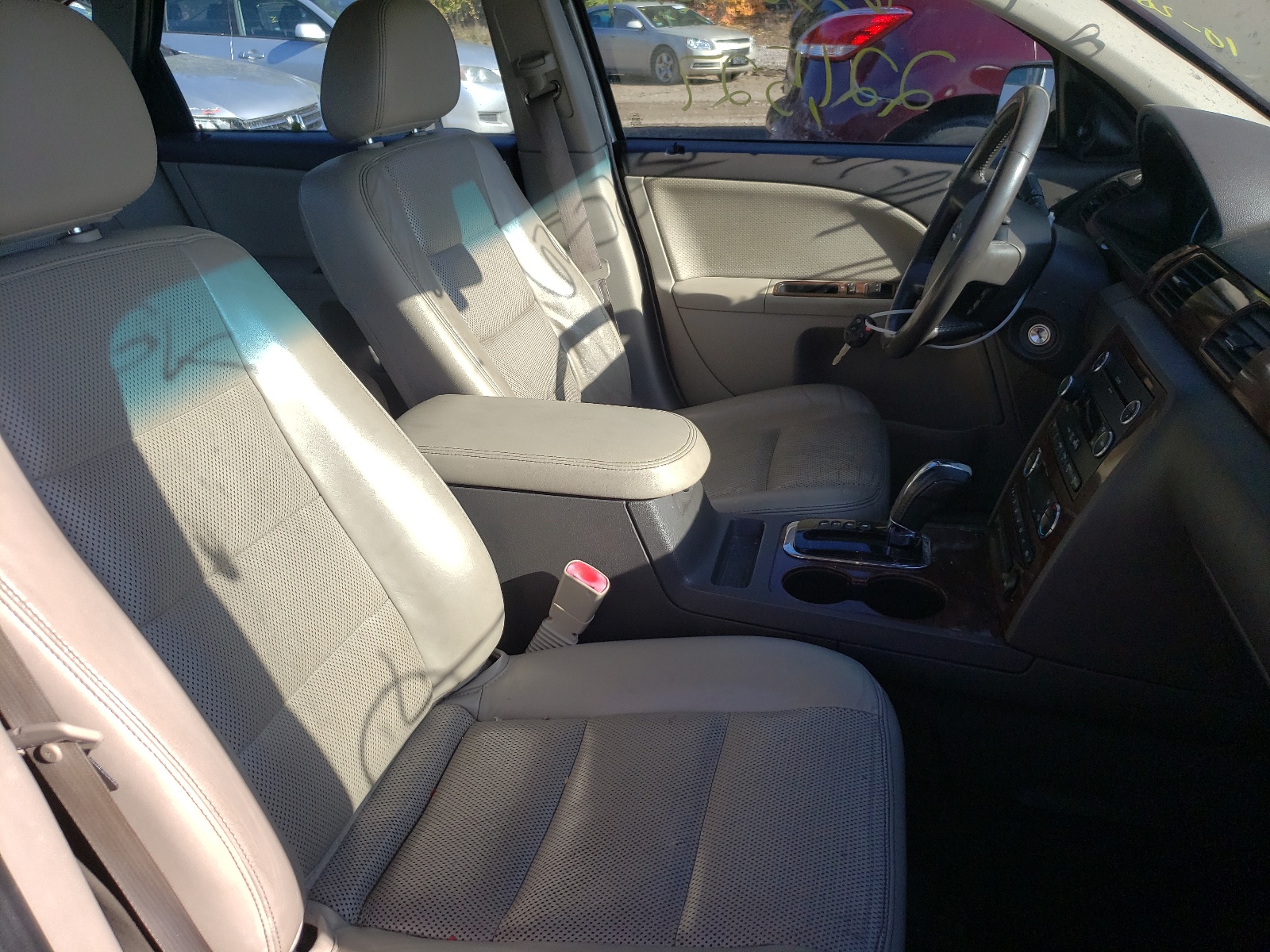 Photo 5 from auction – 2008 FORD TAURUS SEL with VIN 1FAHP24W08G106174