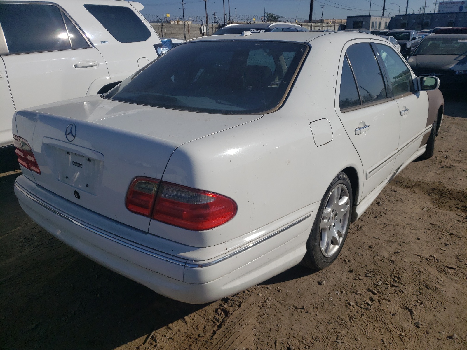 Photo 4 from auction – 2000 MERCEDES-BENZ E 430 with VIN WDBJF70J6YB077328