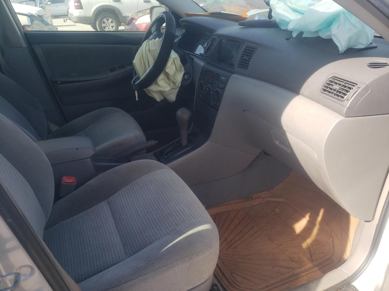 Photo 5 from auction – 2006 TOYOTA COROLLA CE with VIN 2T1BR32E26C594016