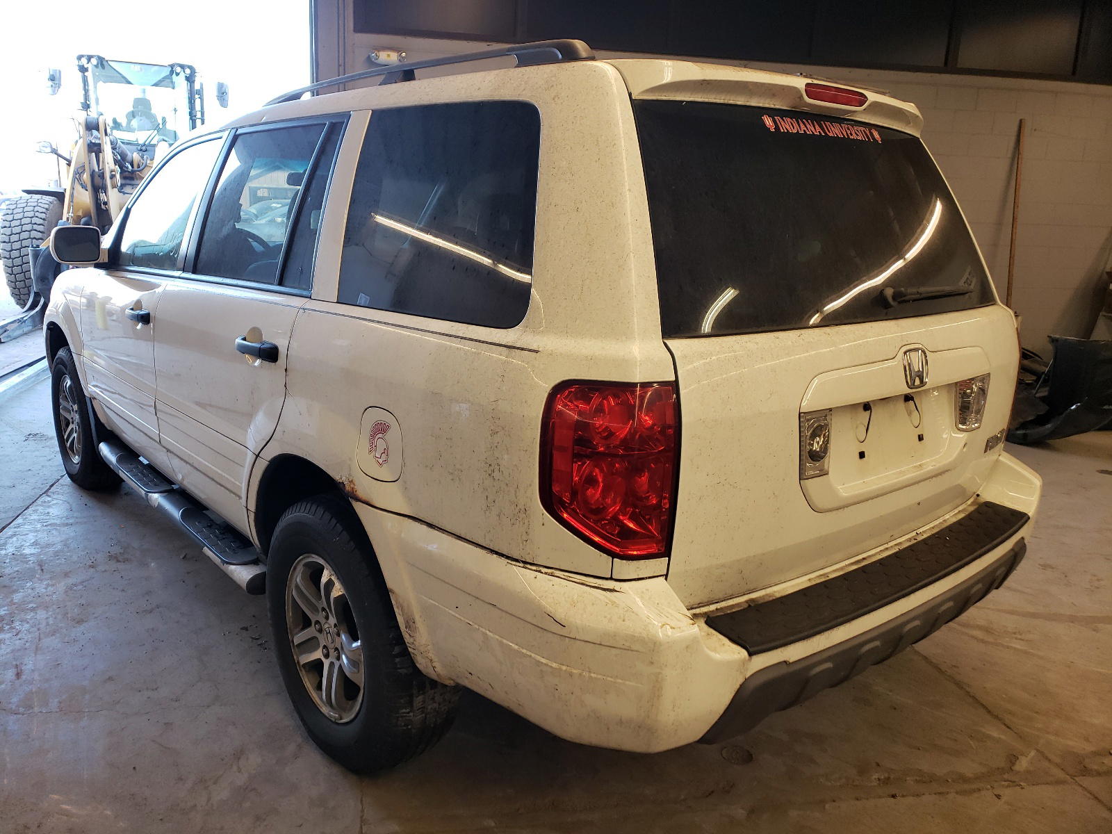 Photo 3 from auction – 2004 HONDA PILOT with VIN 5FNYF18574B001368
