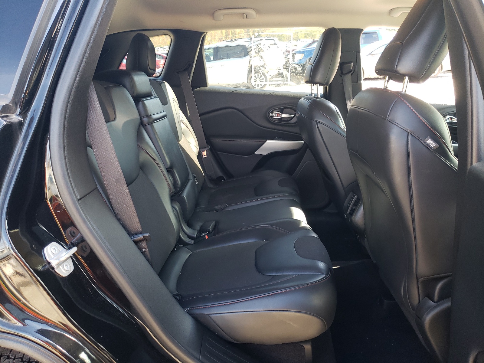 Photo 6 from auction – 2017 JEEP CHEROKEE T with VIN 1C4PJMBB9HW618685