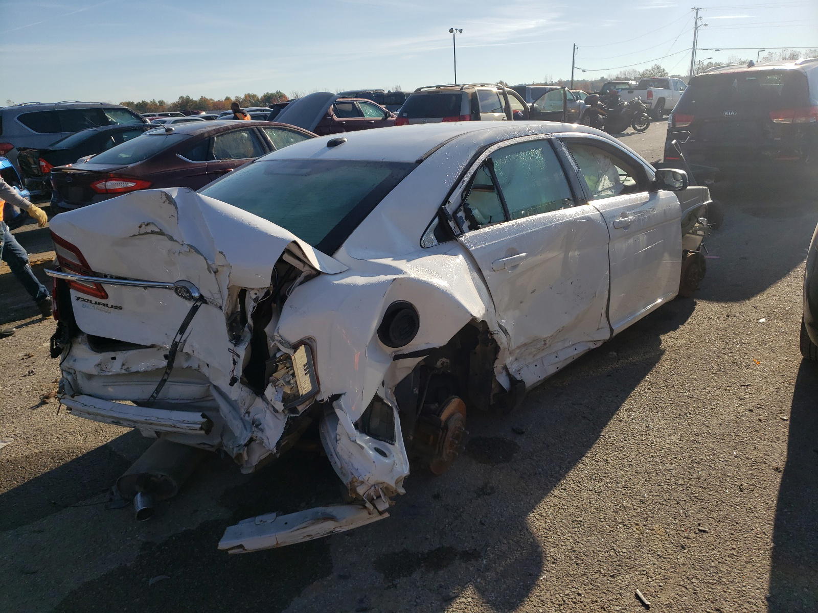 Photo 4 from auction – 2016 FORD TAURUS SE with VIN 1FAHP2D85GG131054