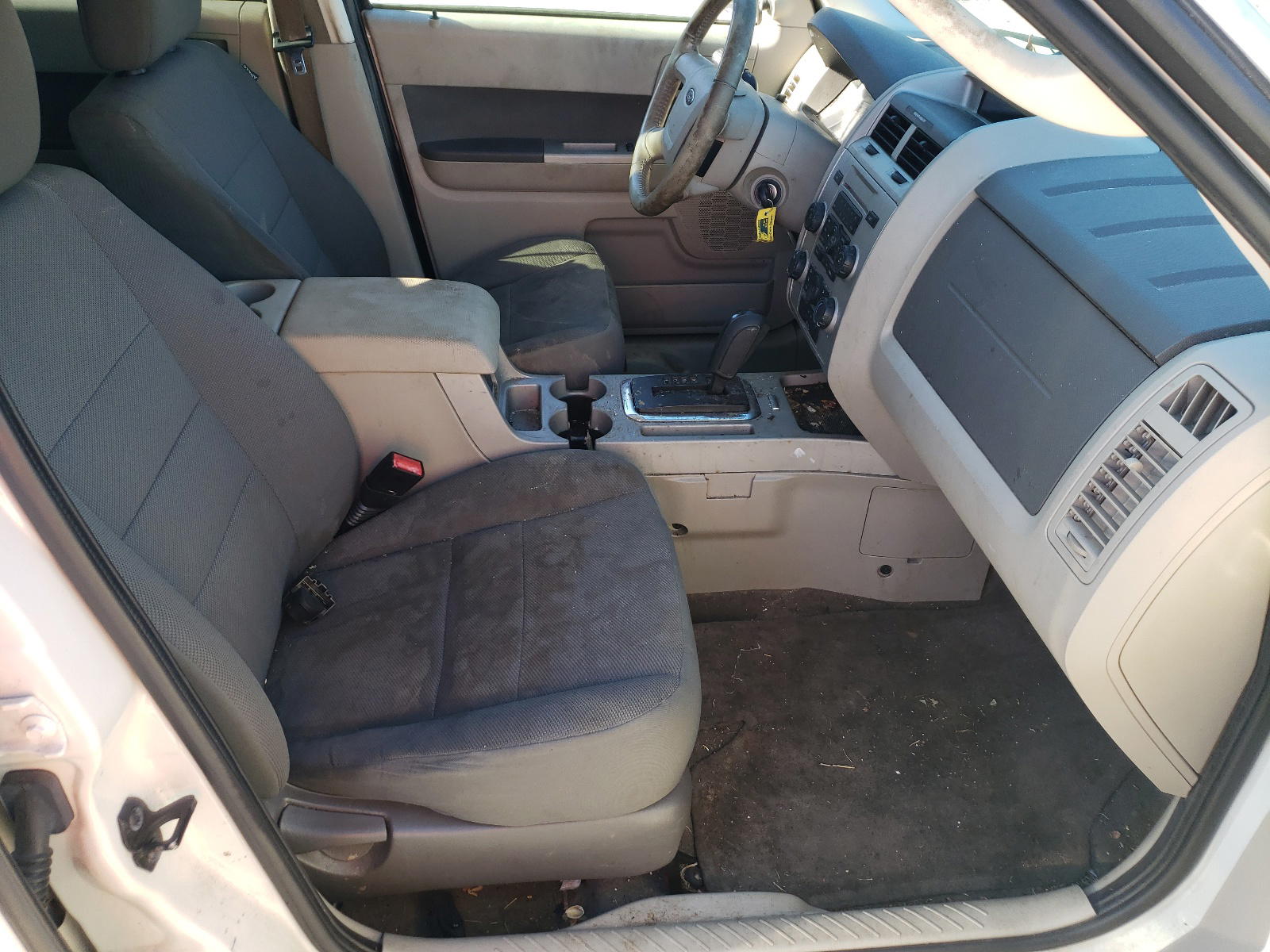 Photo 5 from auction – 2010 FORD ESCAPE XLT with VIN 1FMCU9D71AKA78690