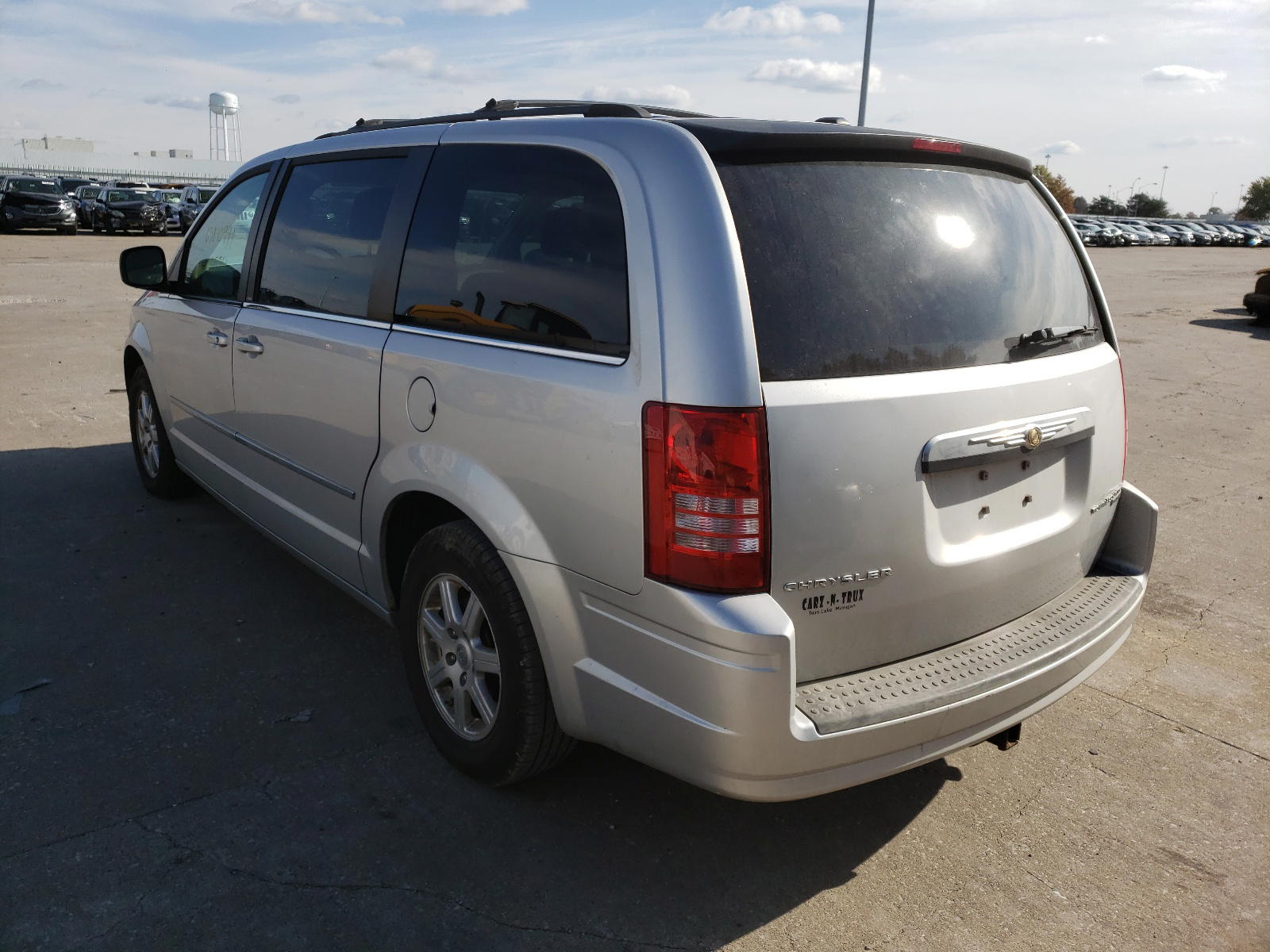 Photo 3 from auction – 2010 CHRYSLER TOWN & COU with VIN 2A4RR5D11AR393733