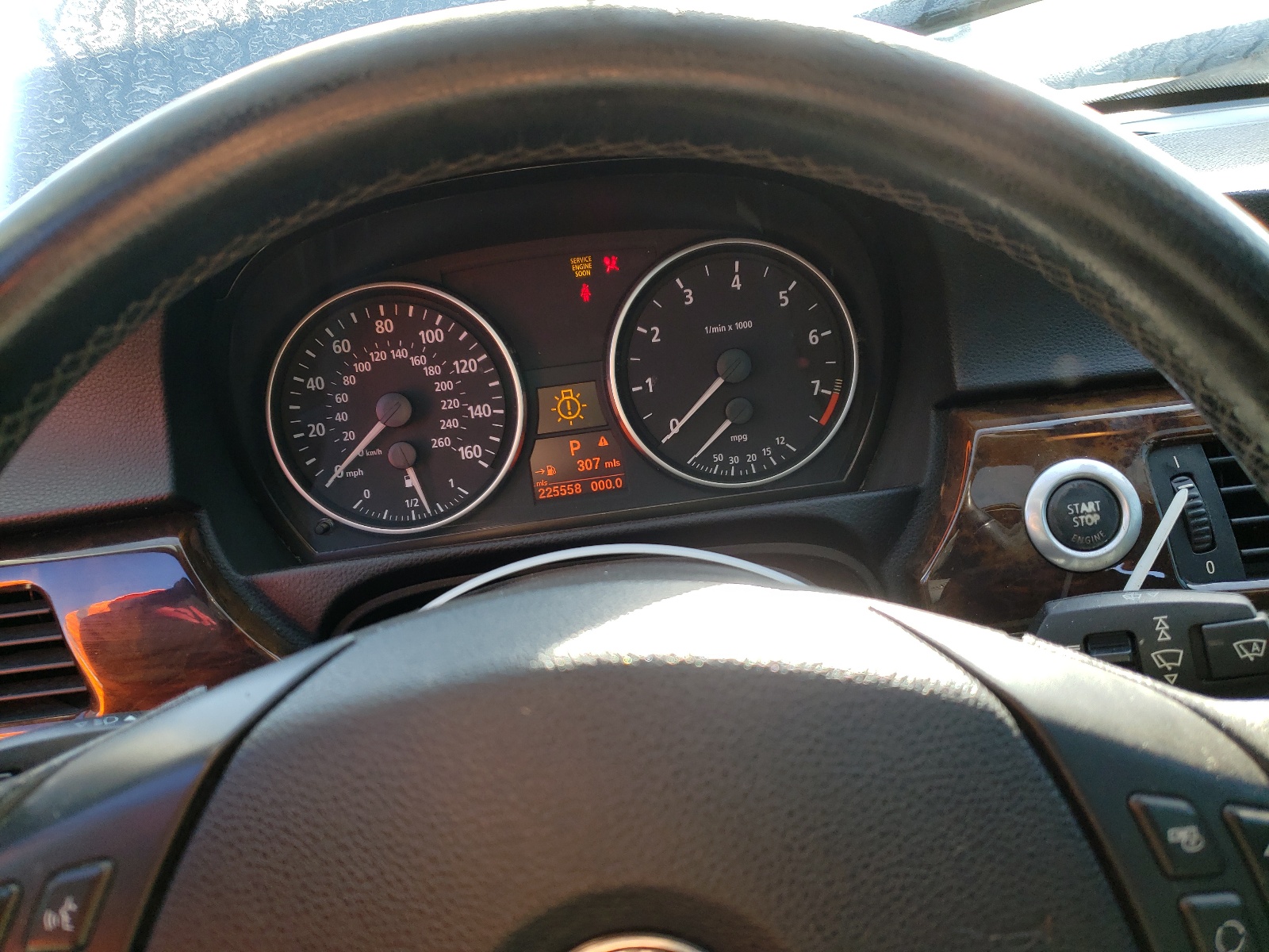 Photo 8 from auction – 2006 BMW 325 I with VIN WBAVB13586KX67618