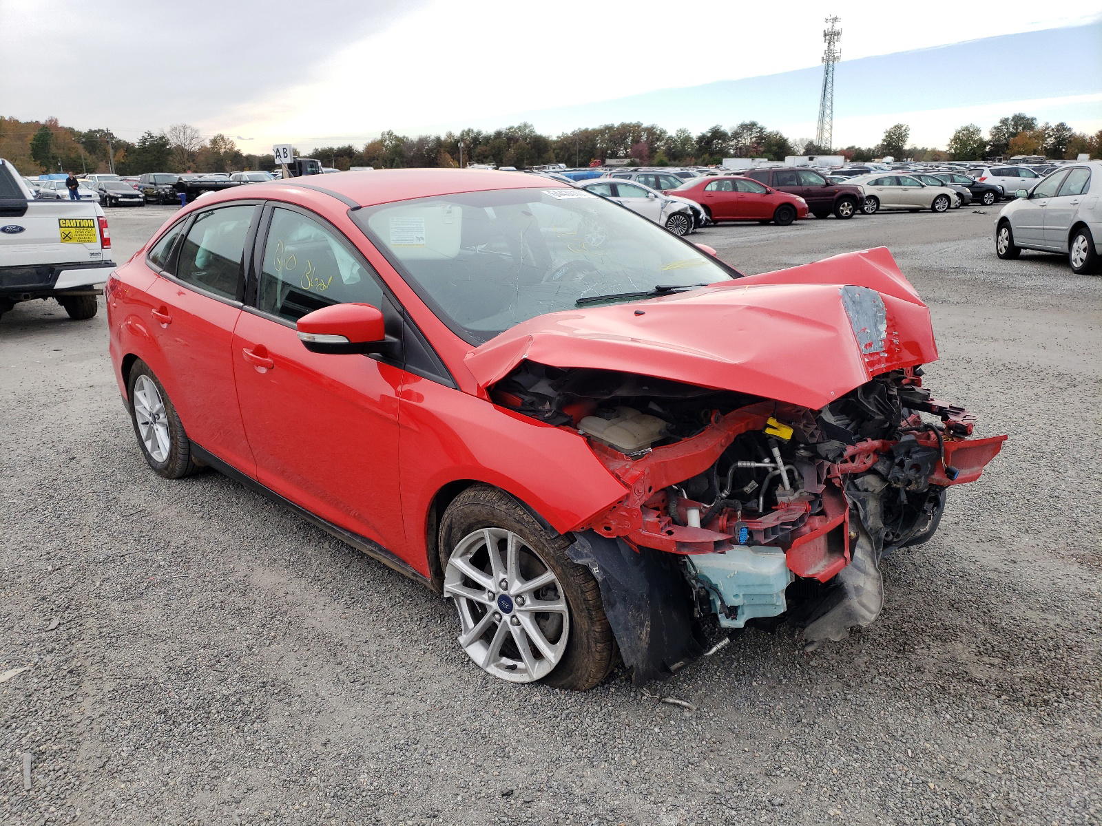 FORD FOCUS SE 2015 with VIN 1FADP3F23FL329537 - Photo from auction
