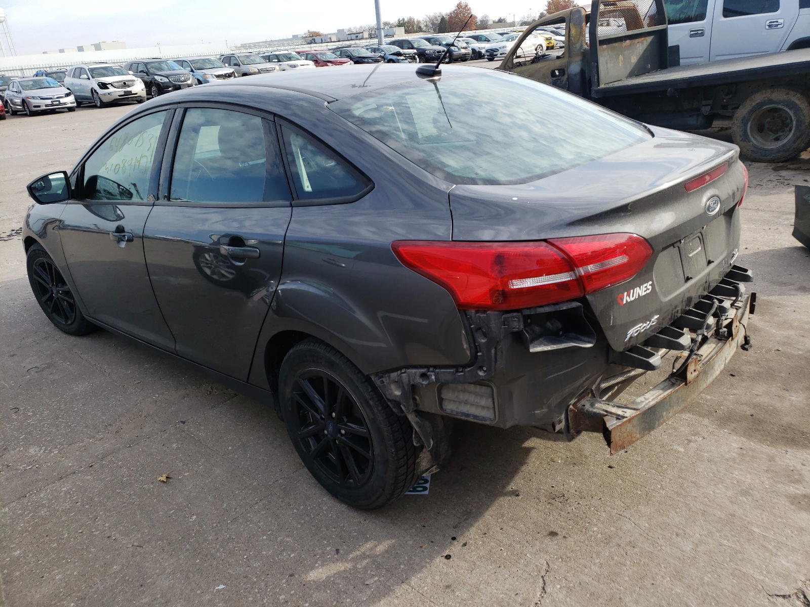 Photo 3 from auction – 2015 FORD FOCUS SE with VIN 1FADP3F29FL239776
