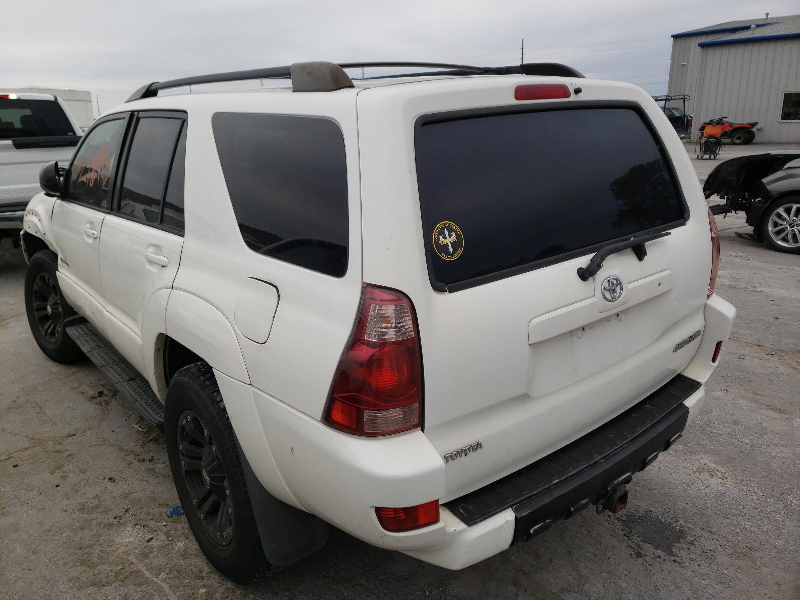 Photo 3 from auction – 2004 TOYOTA 4RUNNER SR with VIN JTEBU14R140021985