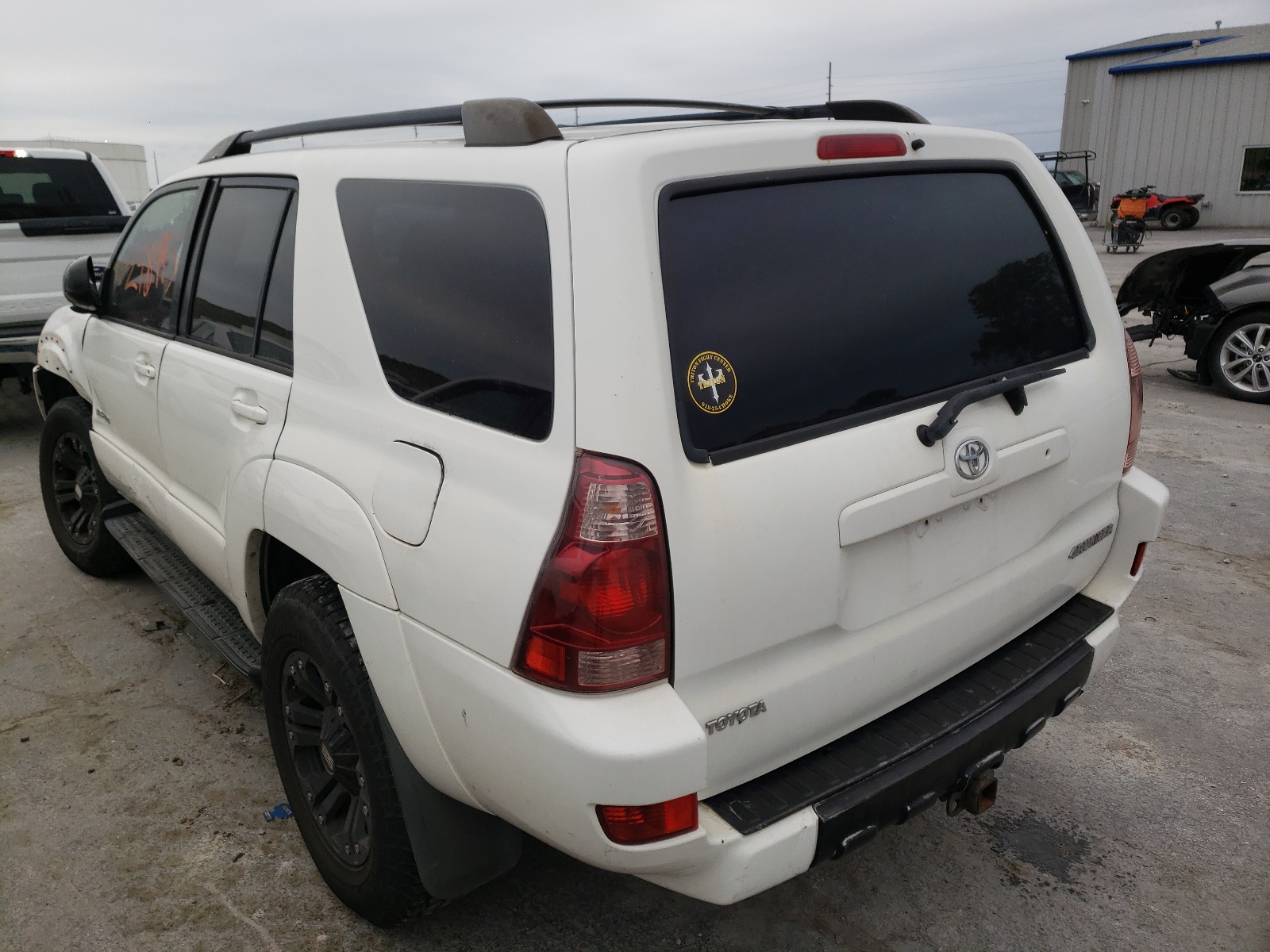 Foto 3 de la subasta – 2004 TOYOTA 4RUNNER SR con VIN JTEBU14R140021985