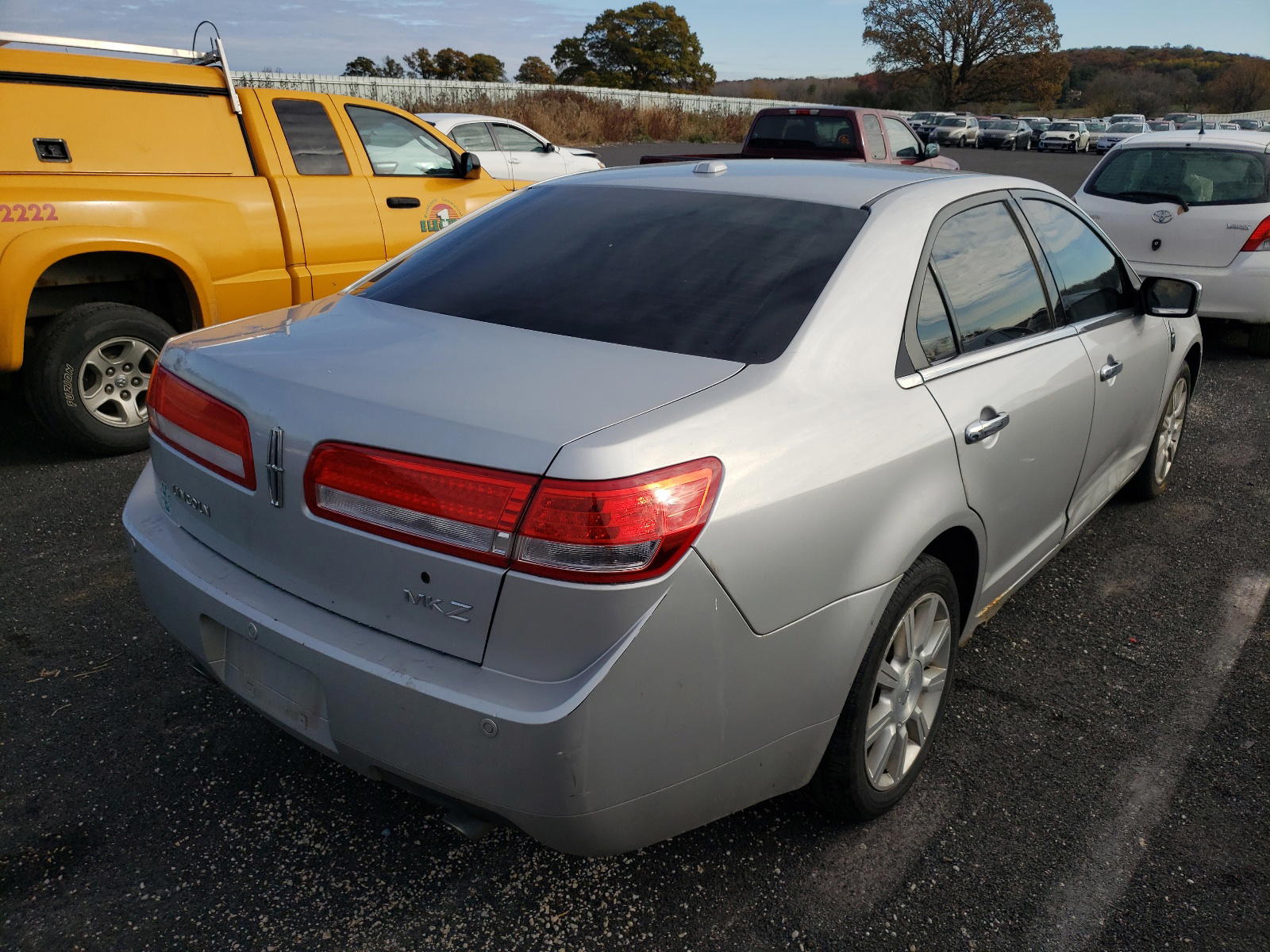 Photo 4 from auction – 2010 LINCOLN MKZ with VIN 3LNHL2GC3AR609618