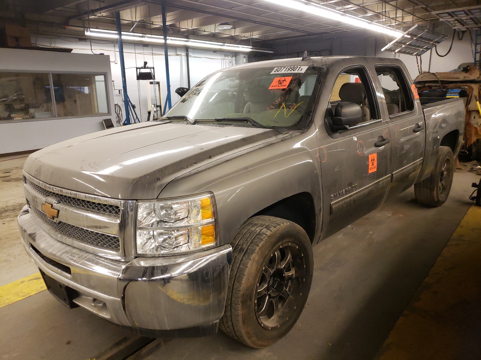 Photo 2 from auction – 2013 CHEVROLET SILVERADO with VIN 3GCPKSE7XDG259610