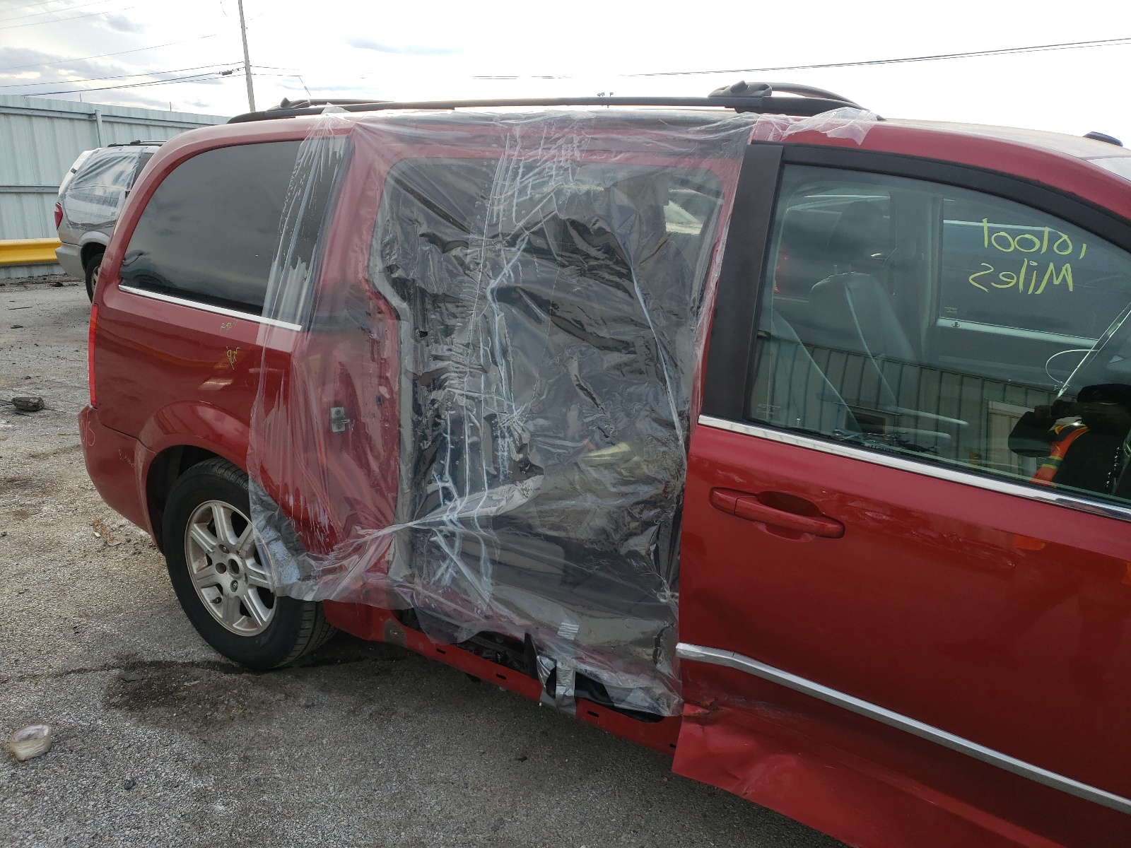 Photo 9 from auction – 2010 CHRYSLER TOWN & COU with VIN 2A4RR5DX6AR241712