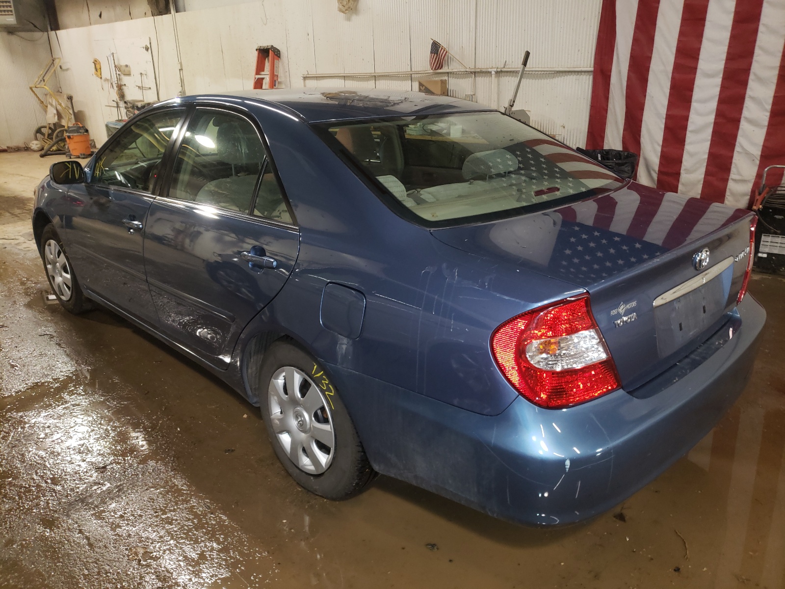 Photo 3 from auction – 2003 TOYOTA CAMRY LE with VIN 4T1BE32K73U677467