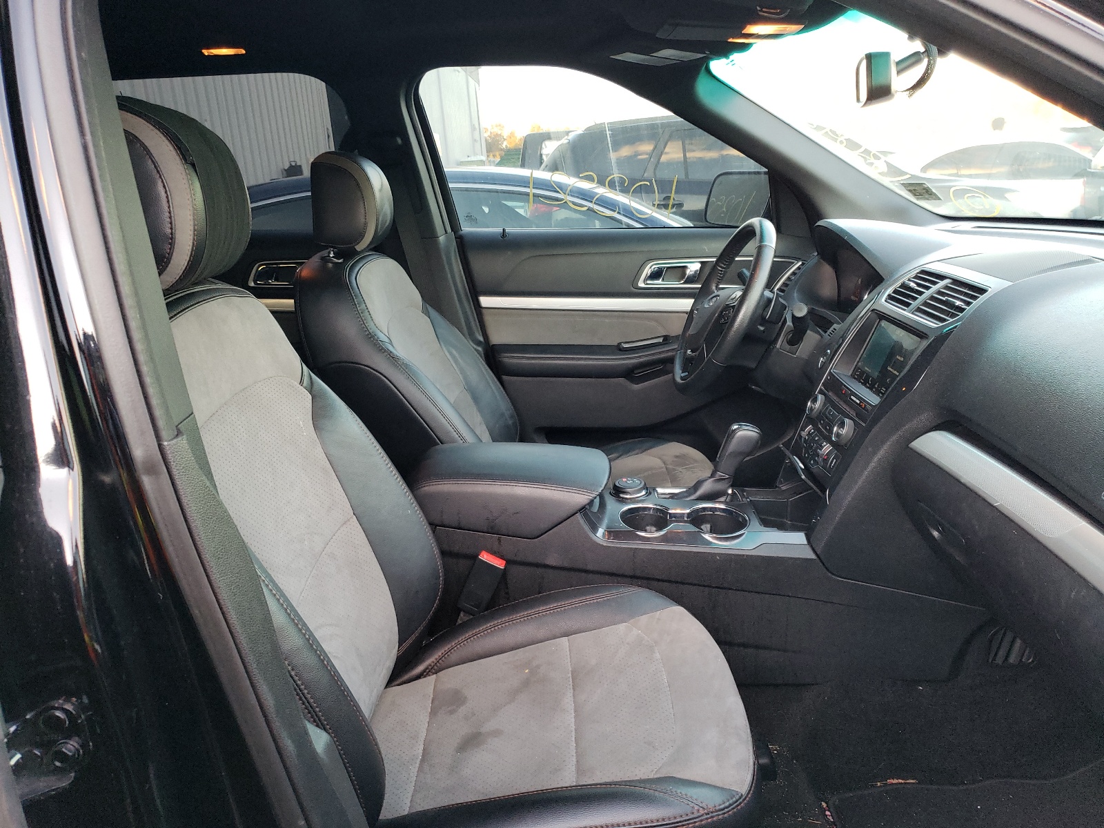 Foto 5 de la subasta – 2017 FORD EXPLORER X con VIN 1FM5K8D83HGC17071