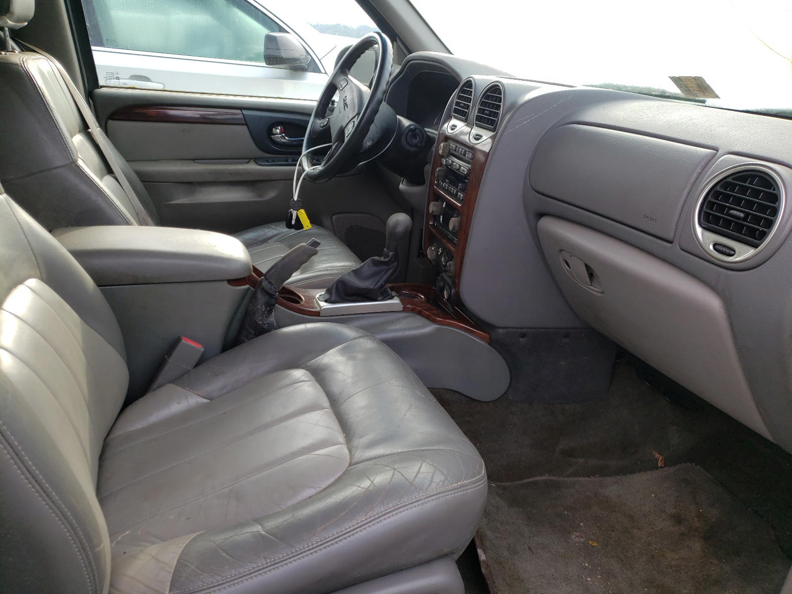 Photo 5 from auction – 2002 GMC ENVOY with VIN 1GKDT13S922274708
