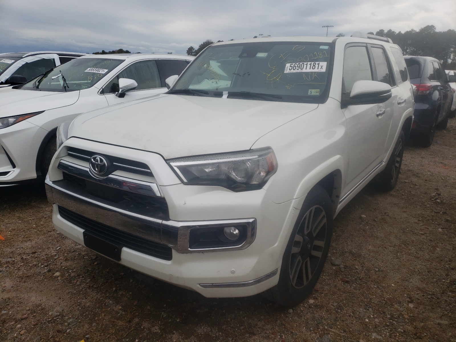 Photo 2 from auction – 2020 TOYOTA 4RUNNER SR with VIN JTEBU5JR2L5805847