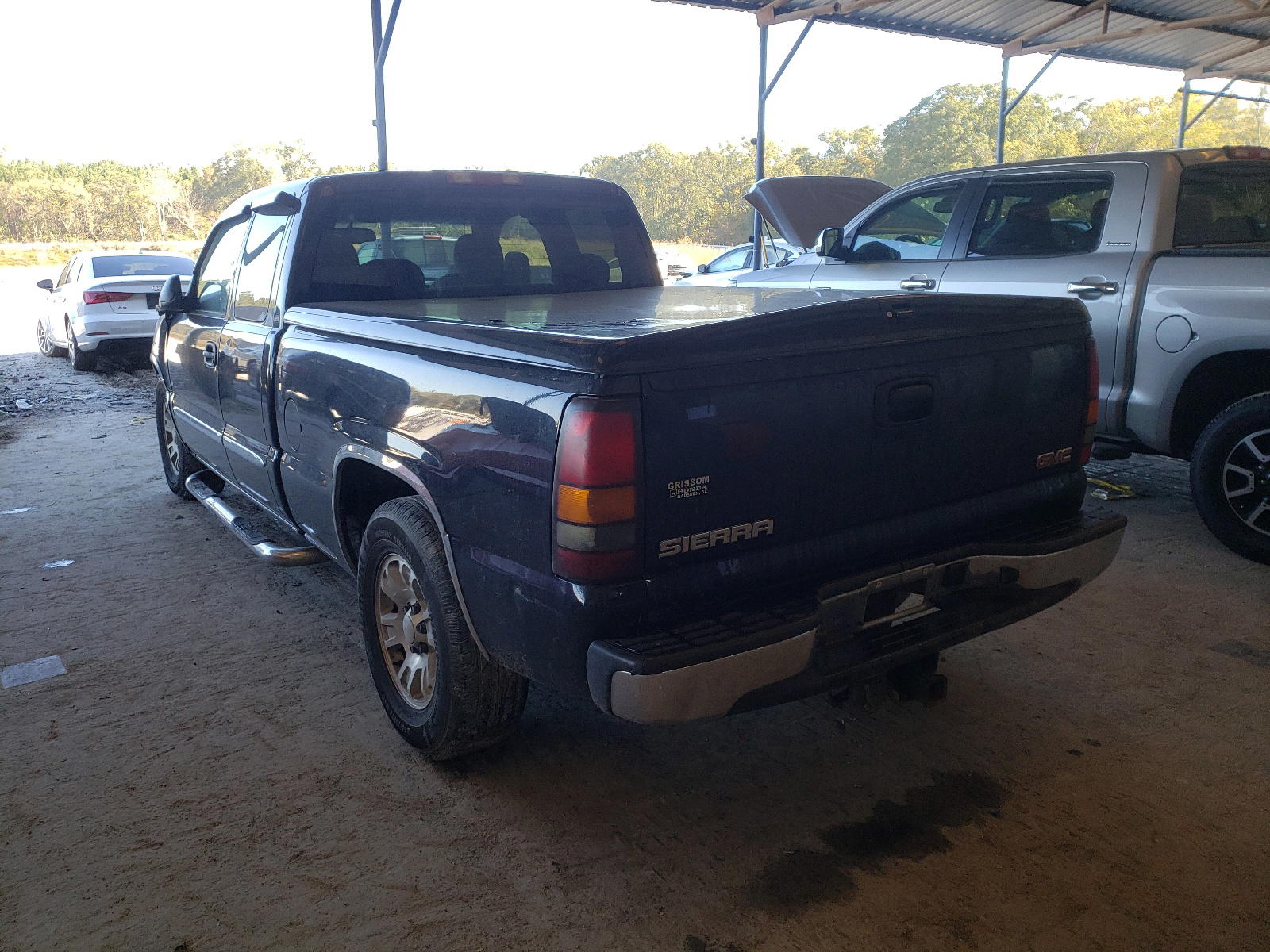 Photo 3 from auction – 2005 GMC NEW SIERRA with VIN 1GTEC19TX5Z130144