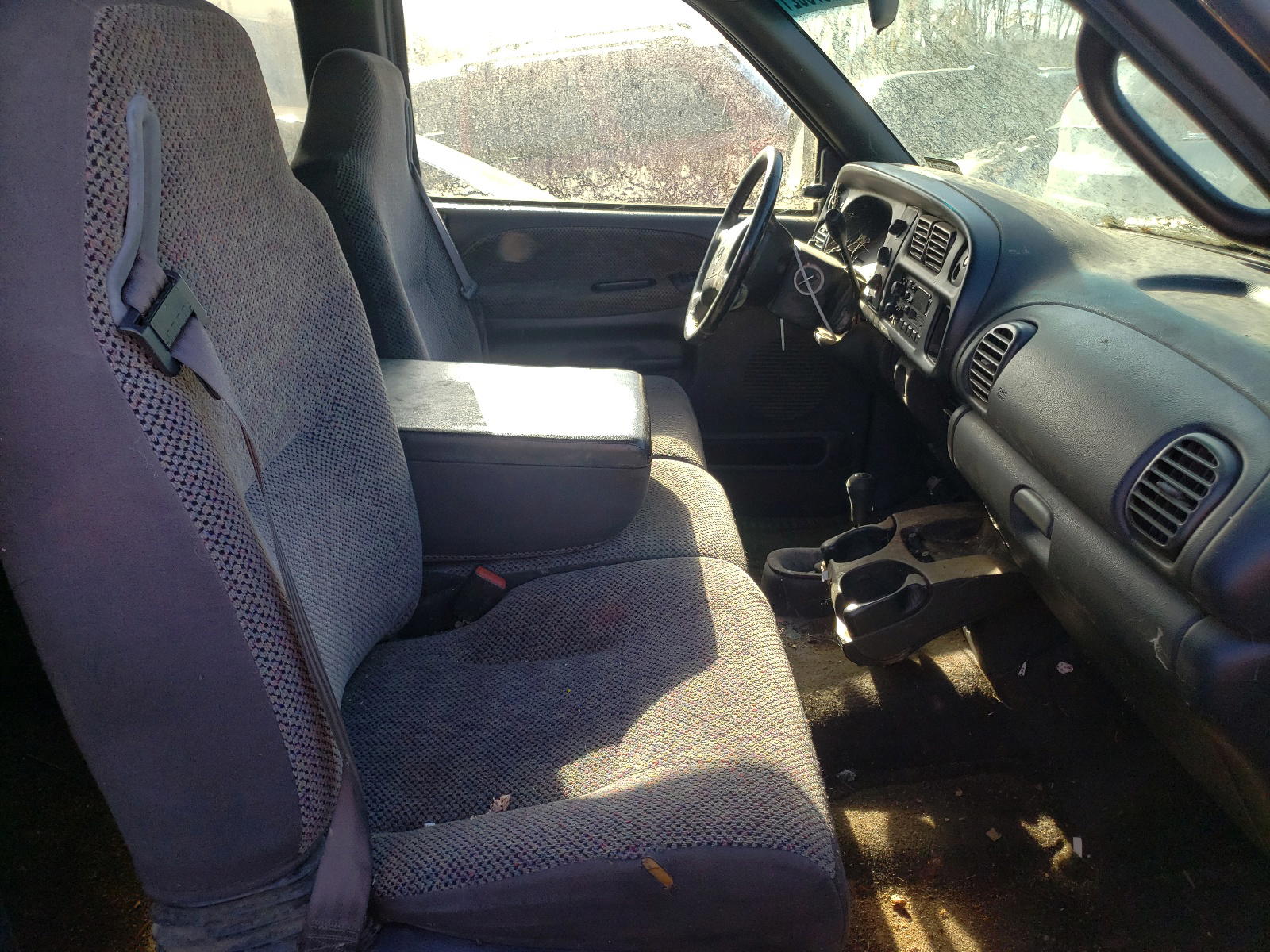 Photo 5 from auction – 2001 DODGE RAM 1500 with VIN 3B7HF13Y81M293931
