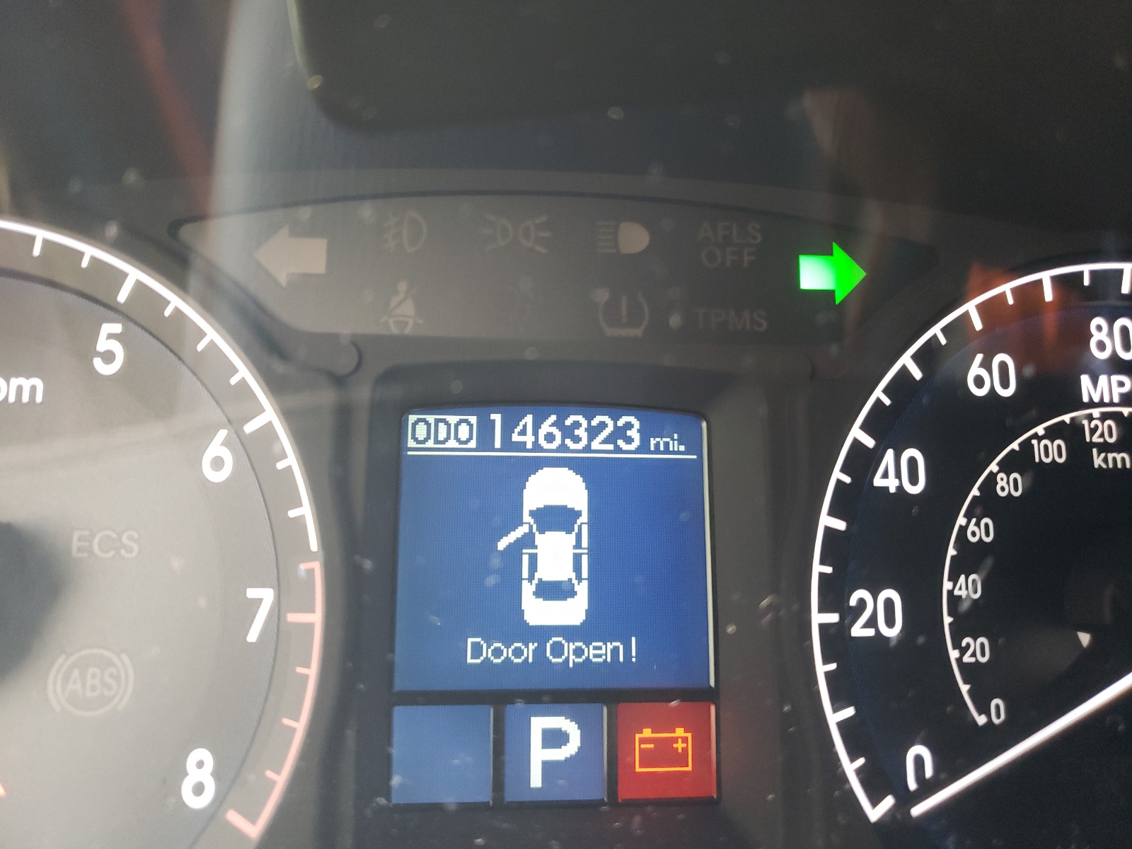 Photo 8 from auction – 2011 HYUNDAI GENESIS 4. with VIN KMHGC4DF7BU121966