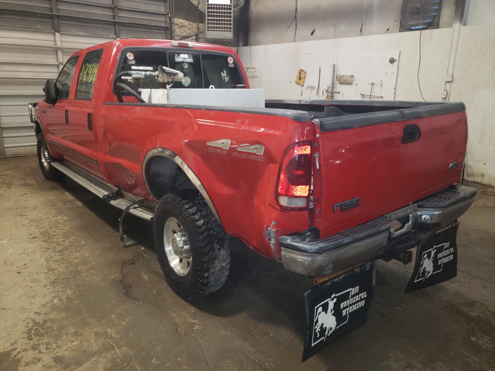 Photo 3 from auction – 1999 FORD F250 SUPER with VIN 1FTNW21F6XEC57079