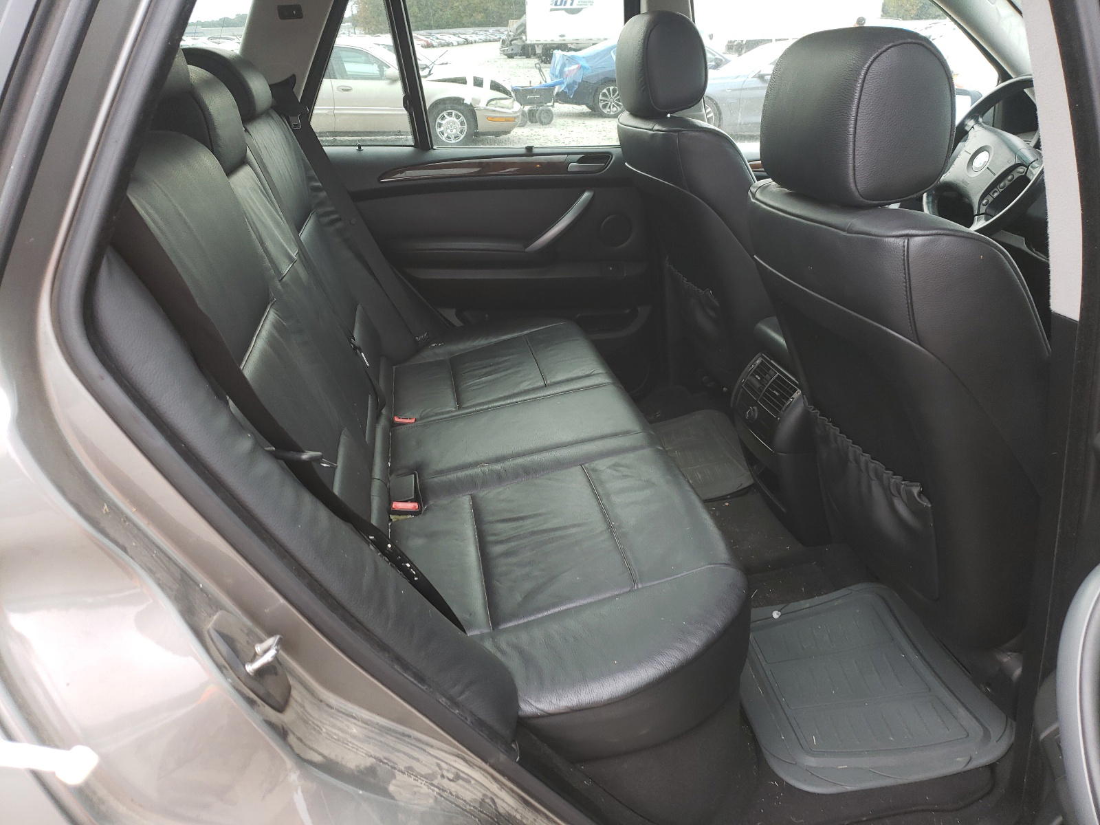 Photo 6 from auction – 2005 BMW X5 3.0I with VIN 5UXFA13525LY01182