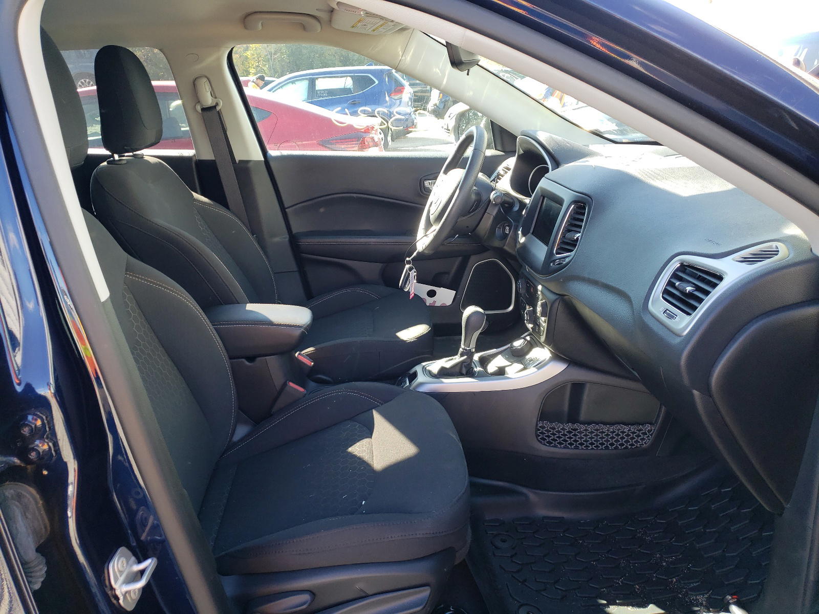 Photo 5 from auction – 2020 JEEP COMPASS SP with VIN 3C4NJDAB7LT115714